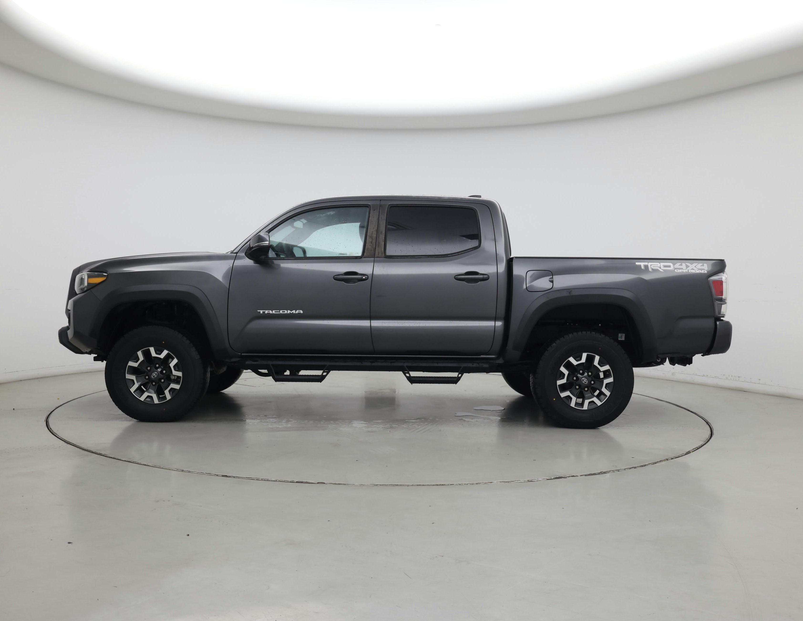 Thumbnail: 2020 Toyota Tacoma - 3