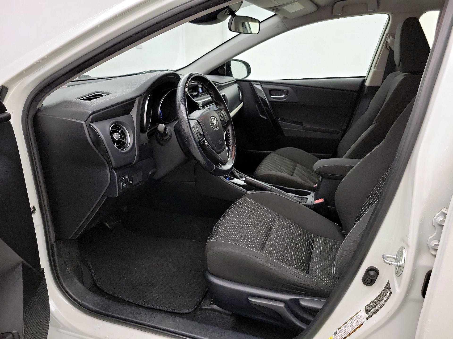 Thumbnail: 2018 Toyota Corolla iM - 11