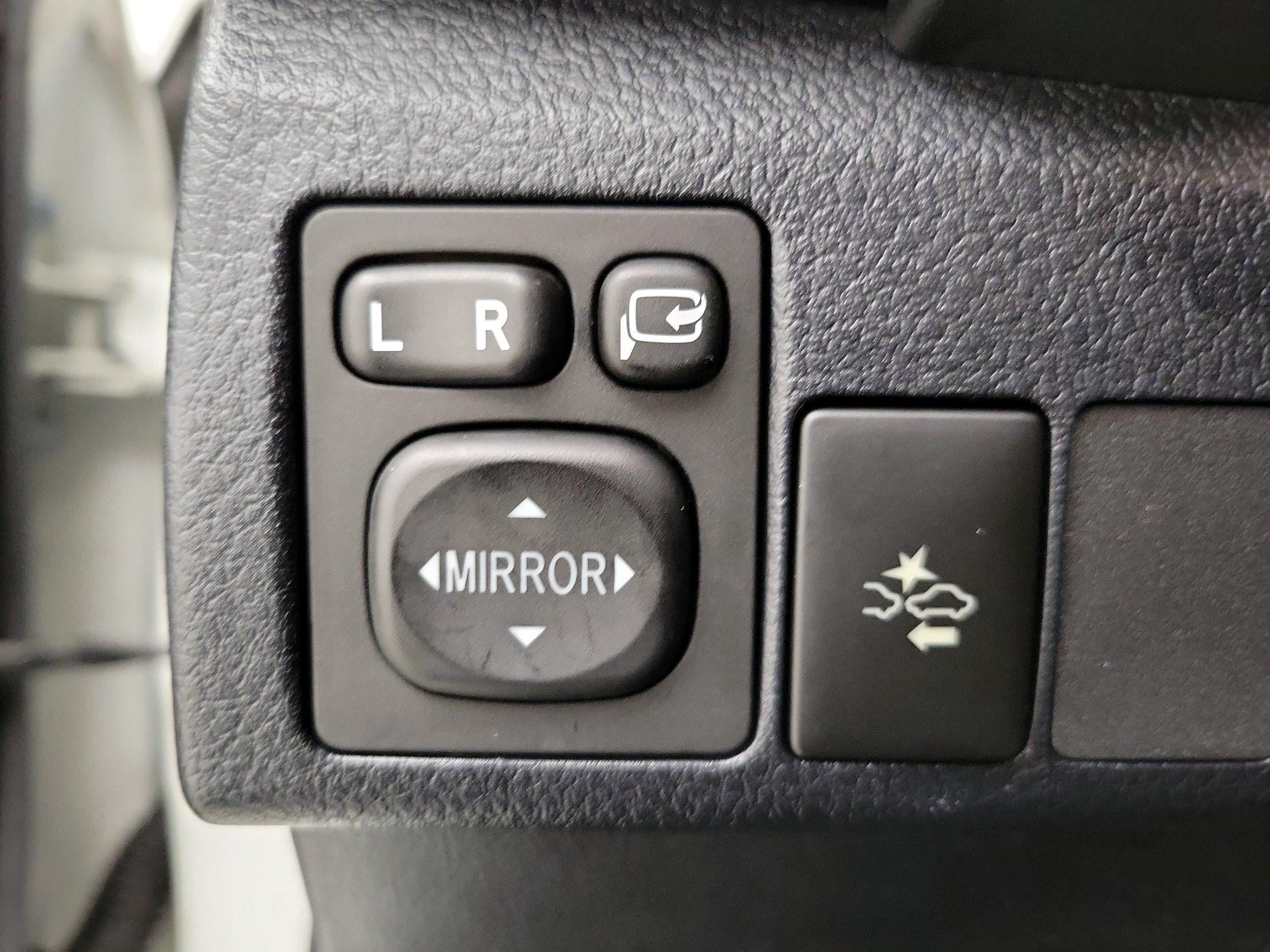 Thumbnail: 2018 Toyota Corolla iM - 13