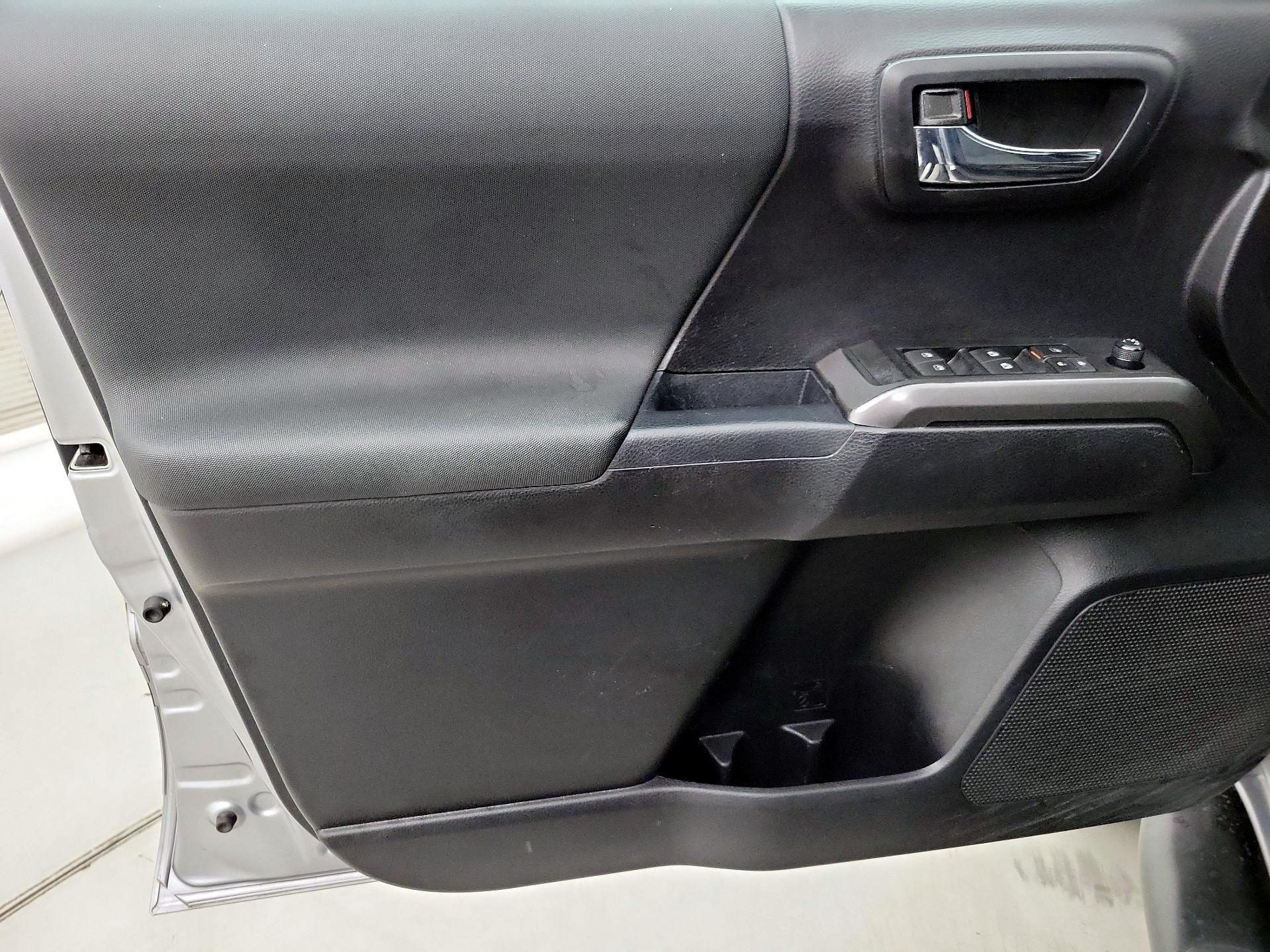 Thumbnail: 2021 Toyota Tacoma - 12