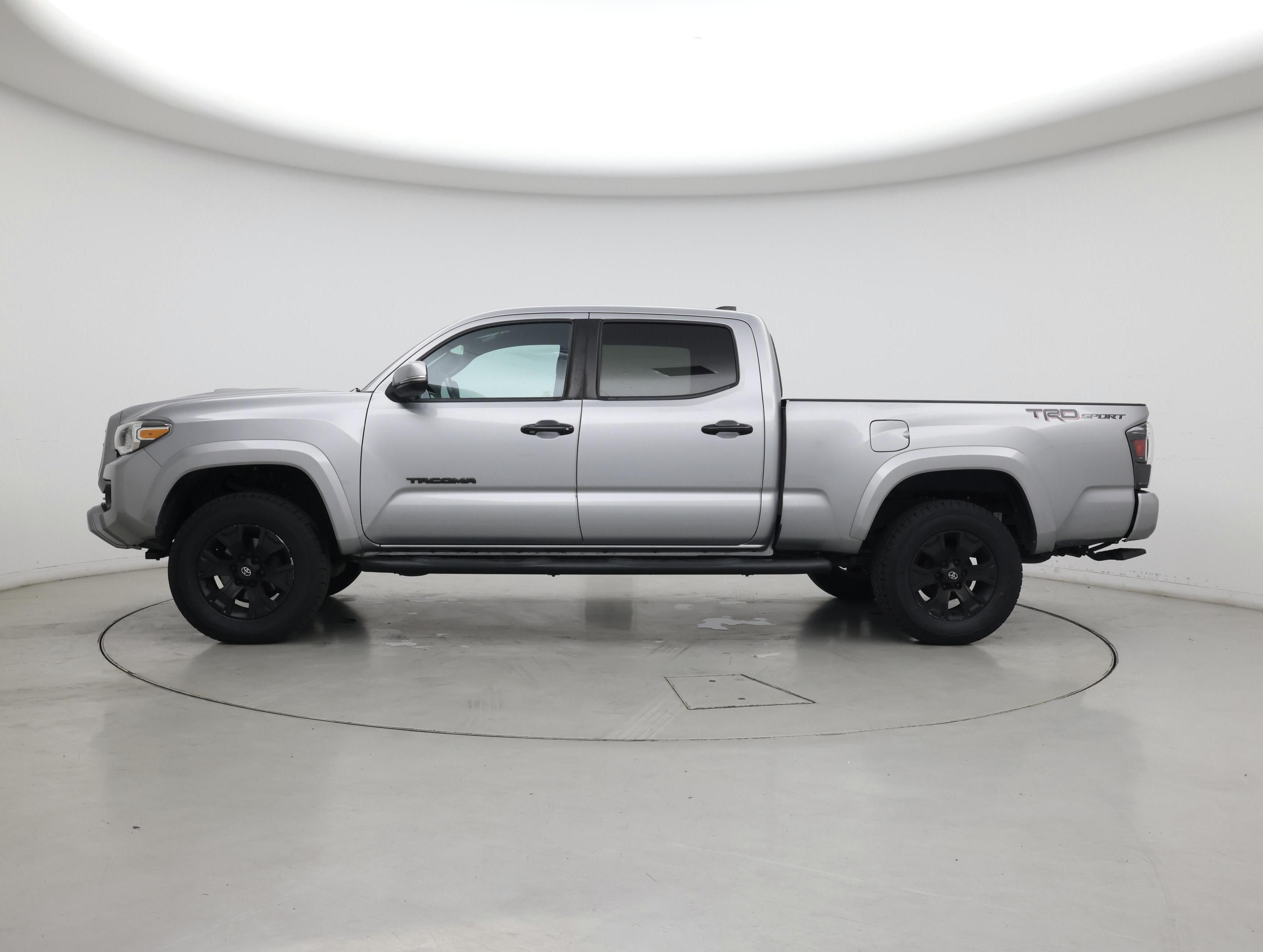 Thumbnail: 2021 Toyota Tacoma - 3