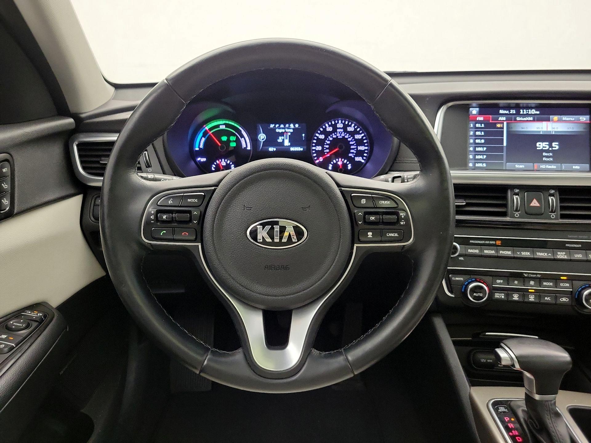 Thumbnail: 2017 Kia Optima - 10