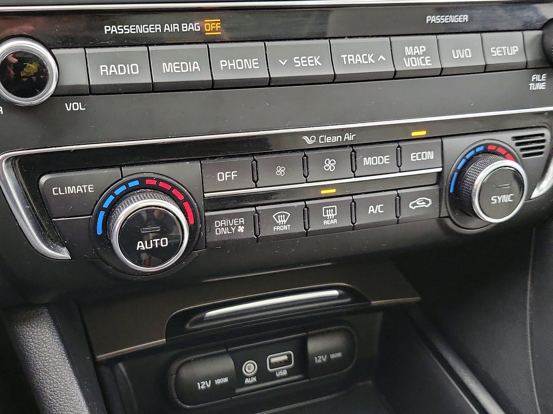 Thumbnail: 2017 Kia Optima - 16