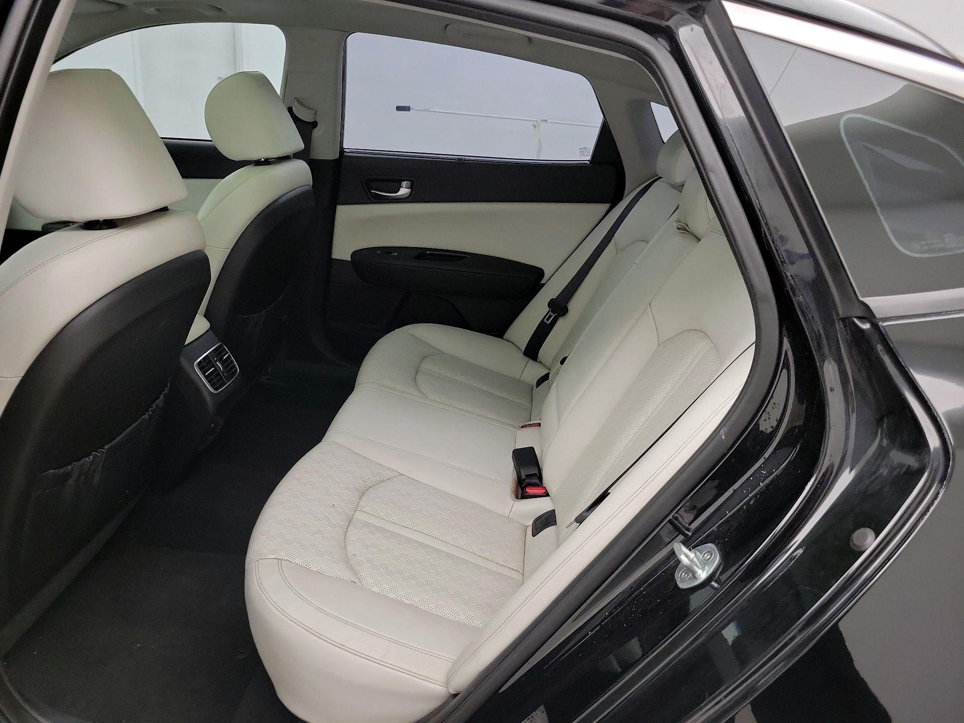 Thumbnail: 2017 Kia Optima - 20