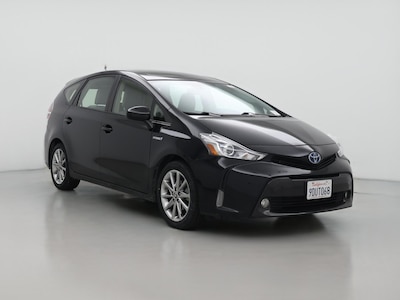 2017 Toyota Prius v Five