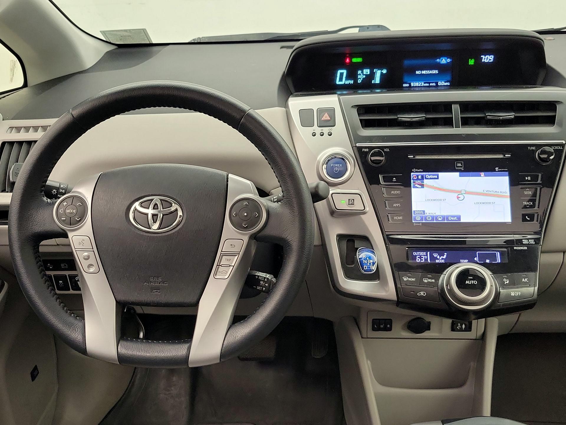 Thumbnail: 2017 Toyota Prius v - 10