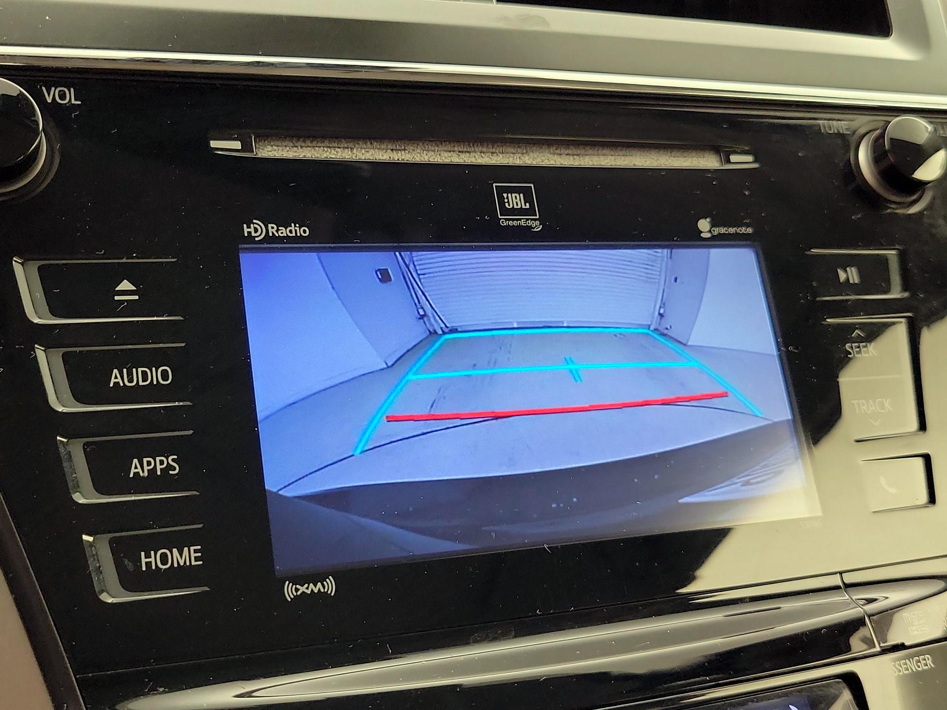 Thumbnail: 2017 Toyota Prius v - 15