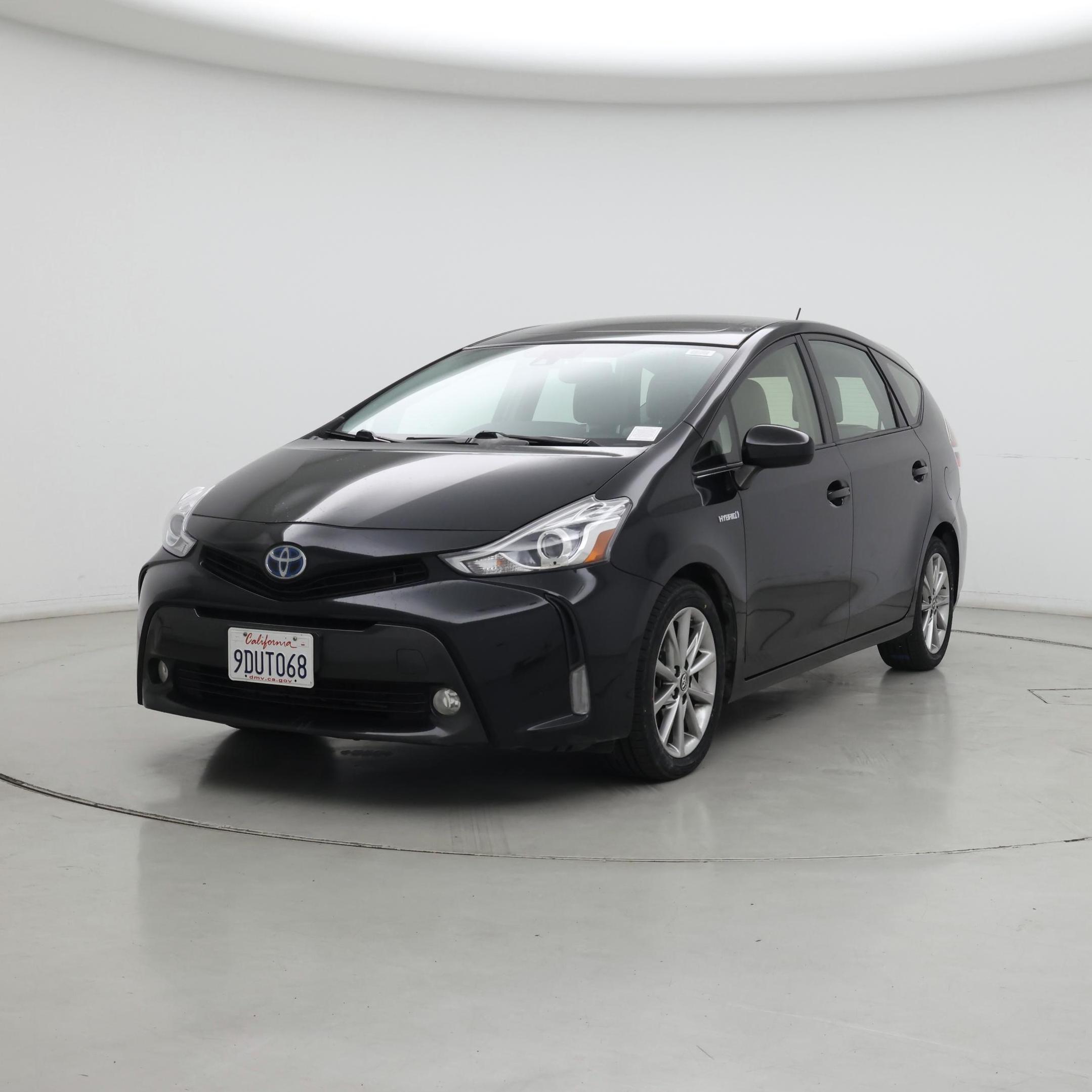 Thumbnail: 2017 Toyota Prius v - 4