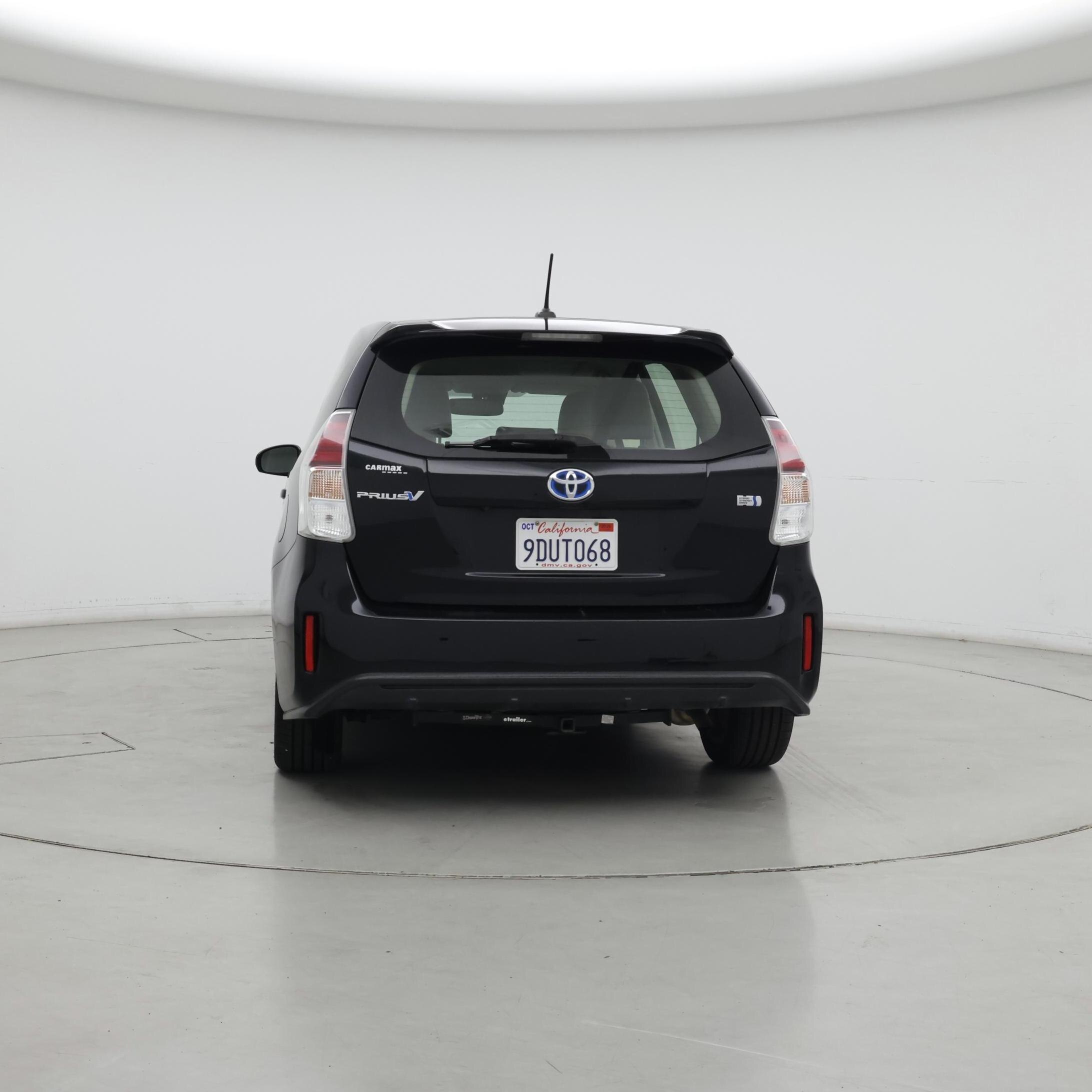 Thumbnail: 2017 Toyota Prius v - 6