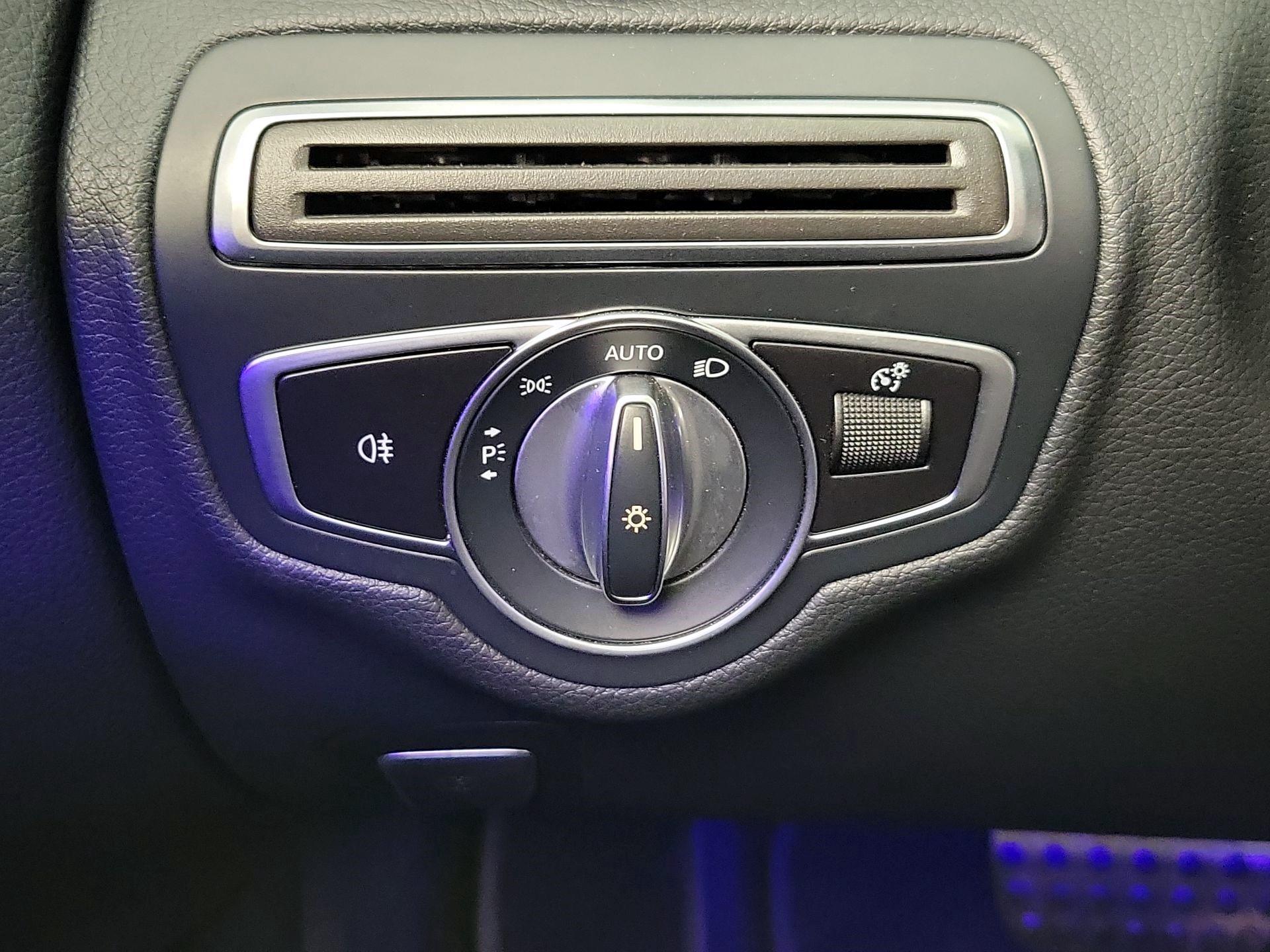 Thumbnail: 2020 Mercedes-Benz C-Class - 13