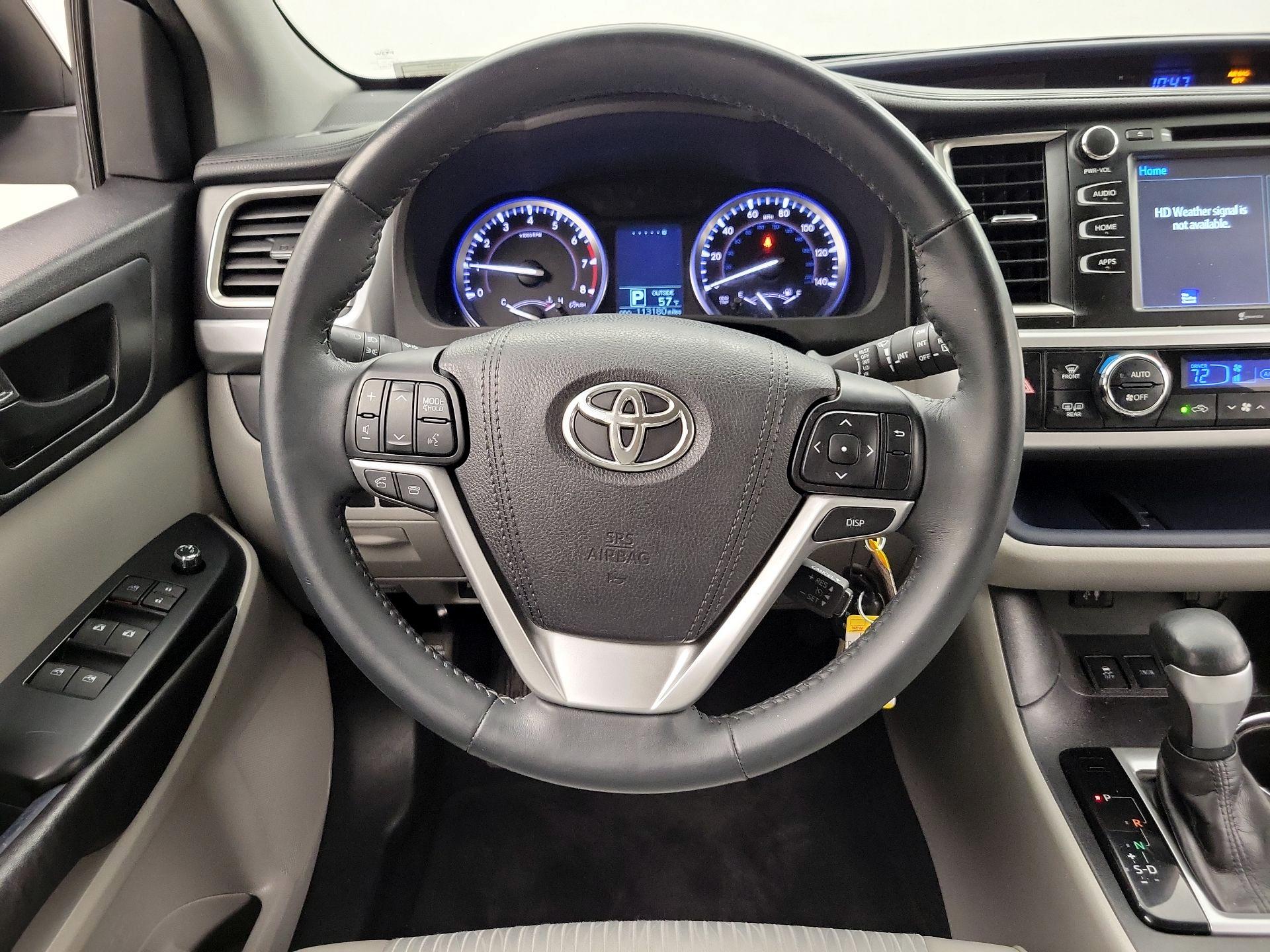 Thumbnail: 2016 Toyota Highlander - 10