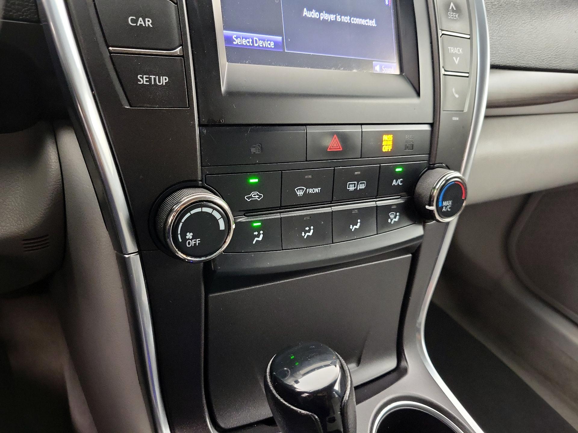 Thumbnail: 2017 Toyota Camry - 16