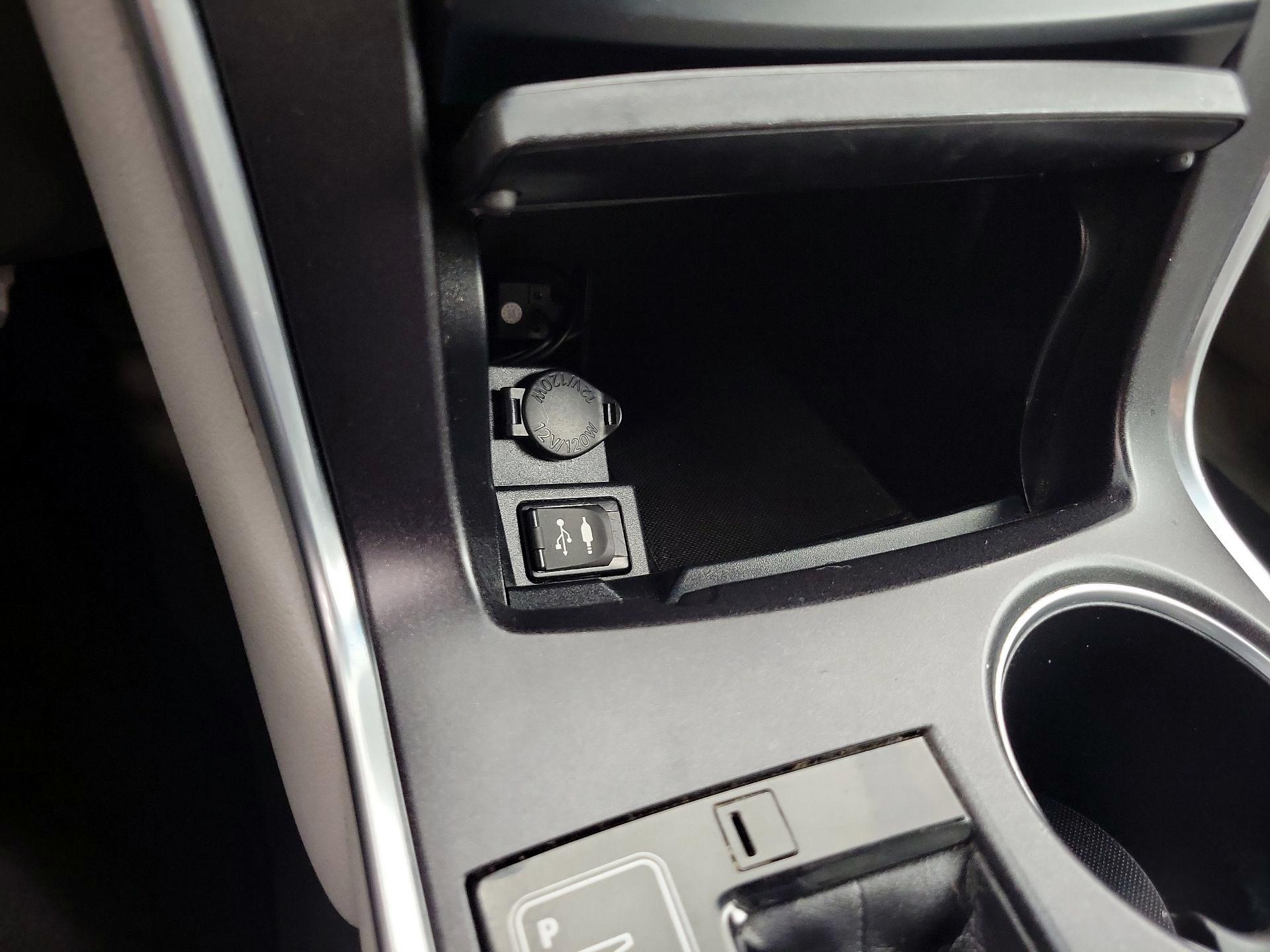 Thumbnail: 2017 Toyota Camry - 18