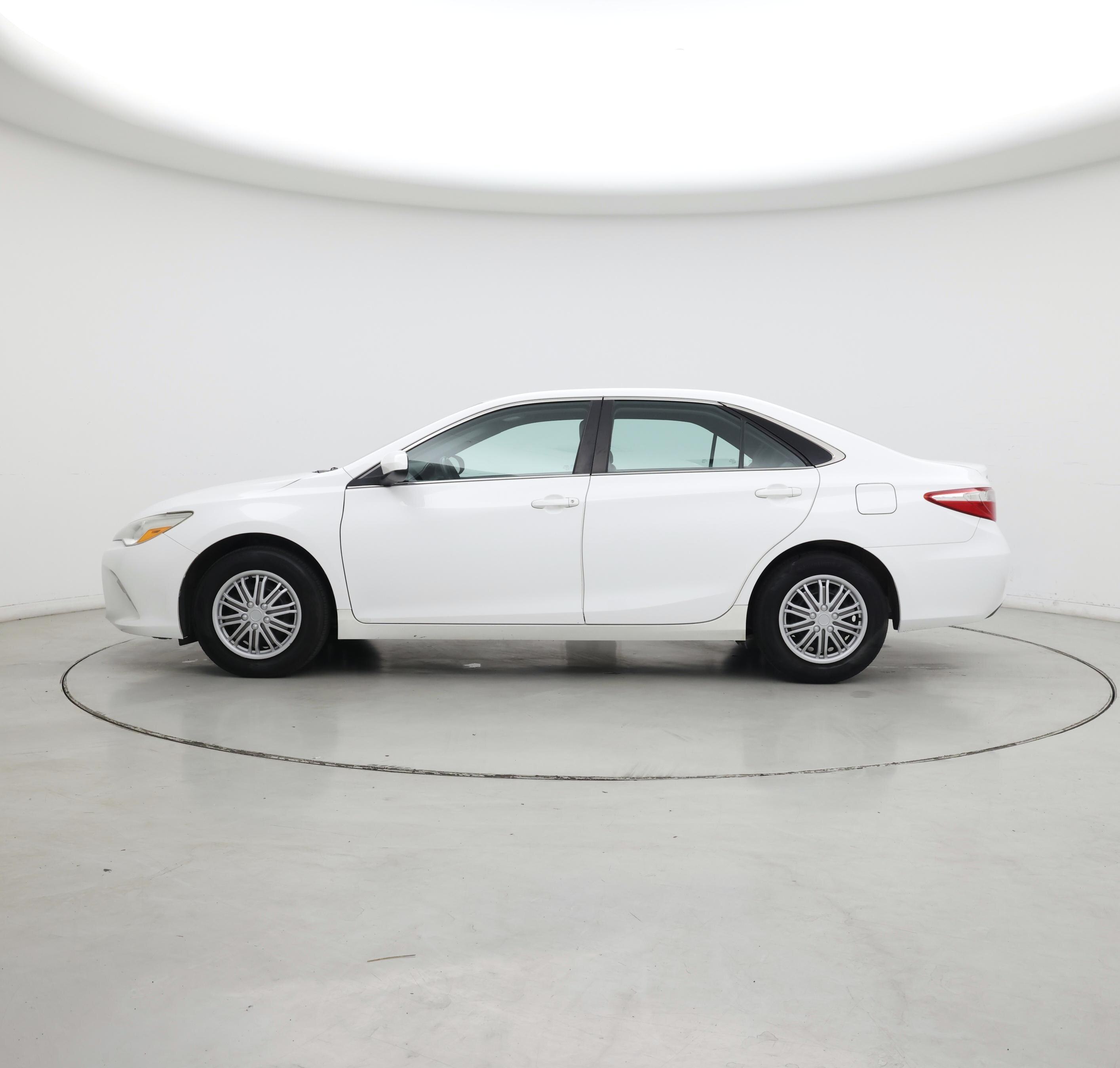 Thumbnail: 2017 Toyota Camry - 3