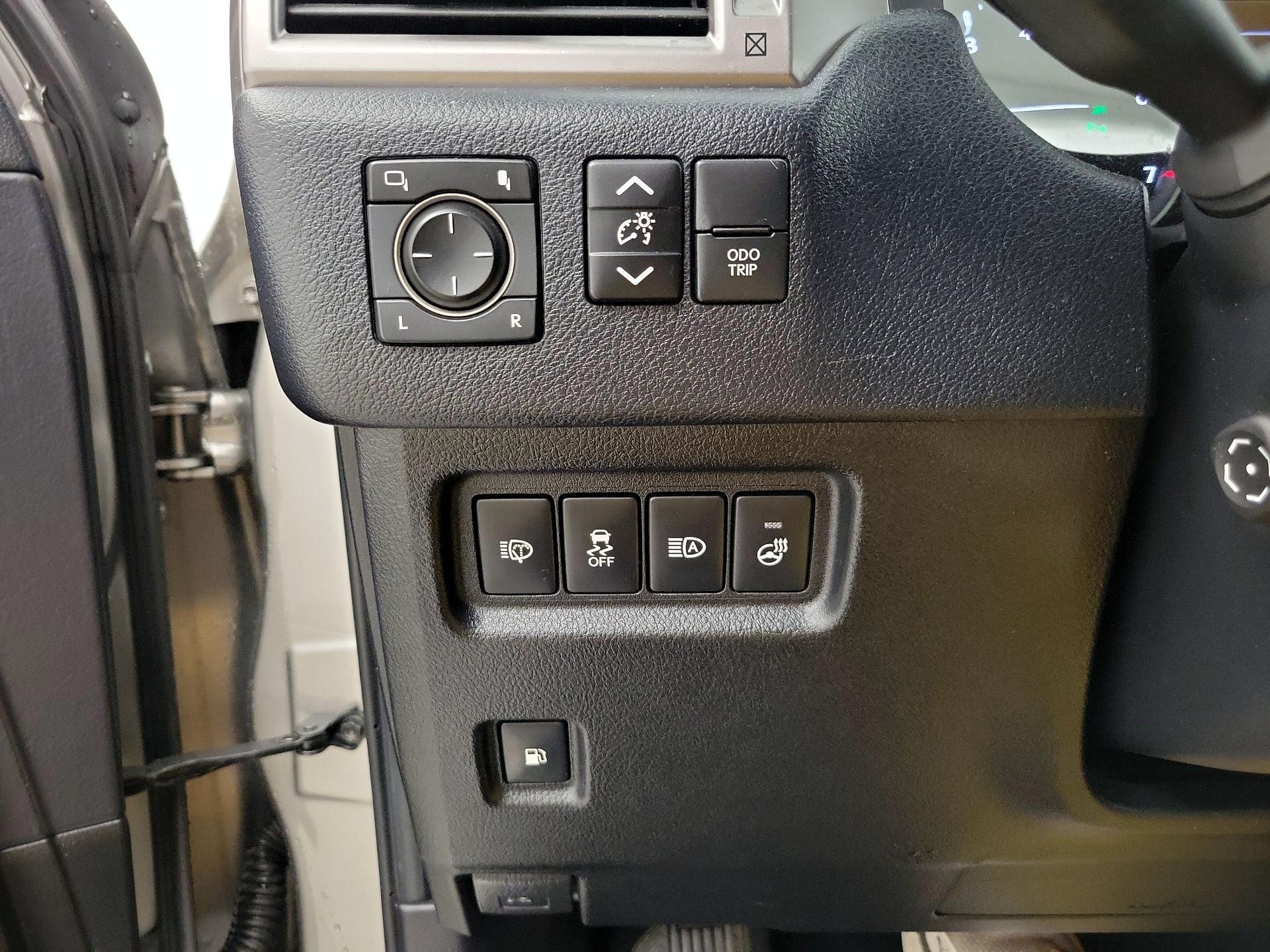 Thumbnail: 2023 Lexus GX - 13