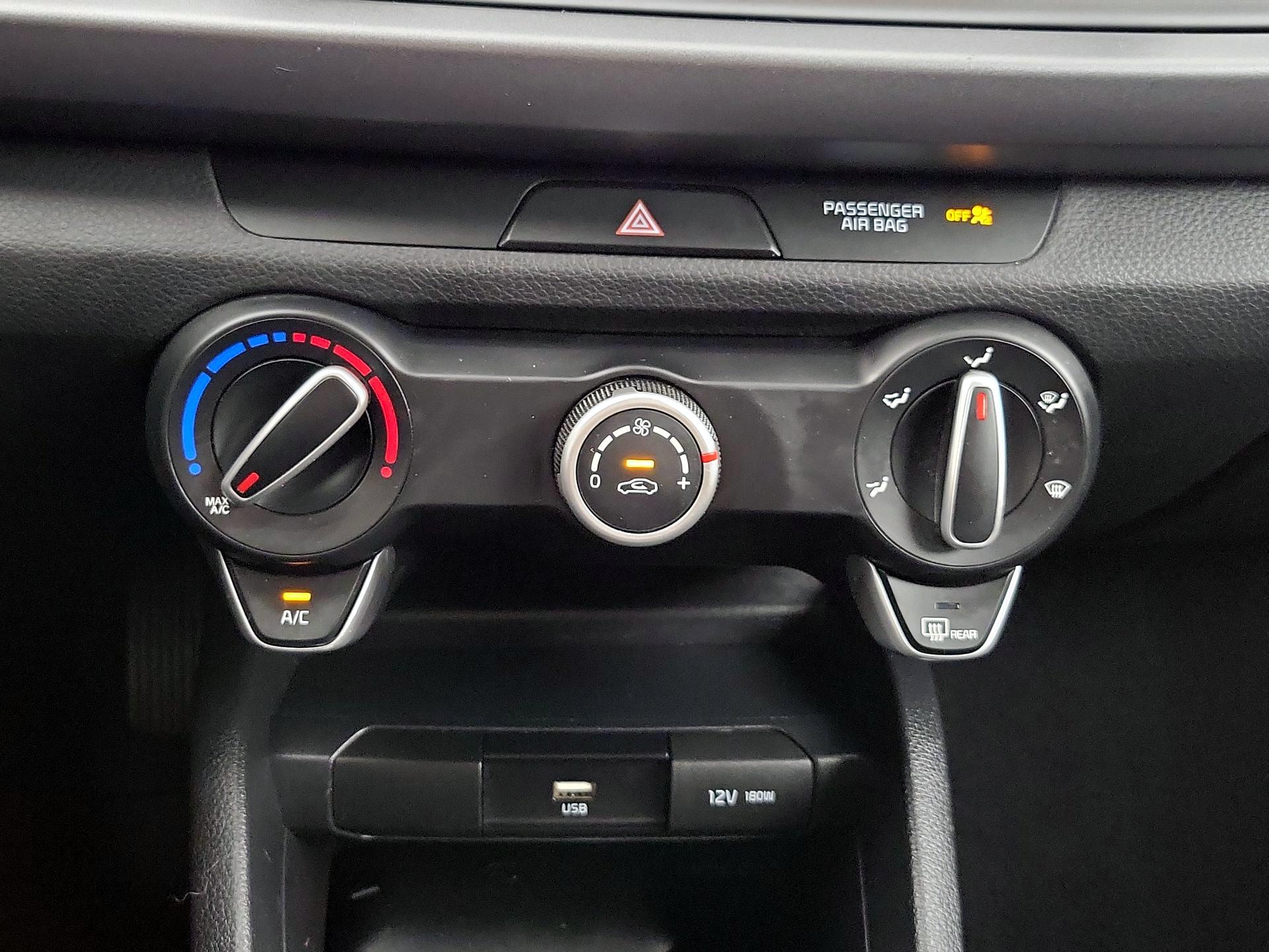 Thumbnail: 2021 Kia Rio - 16