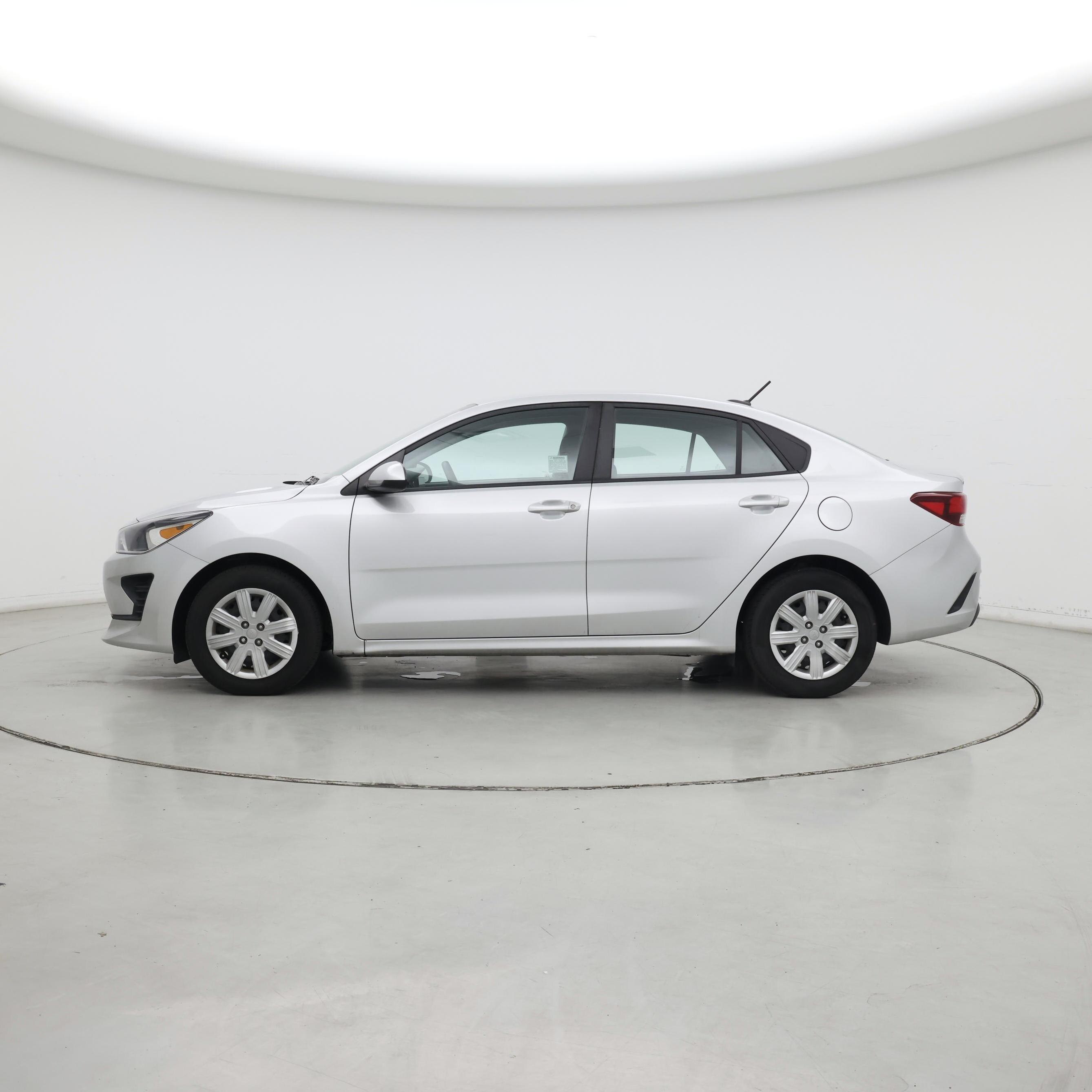 Thumbnail: 2021 Kia Rio - 3