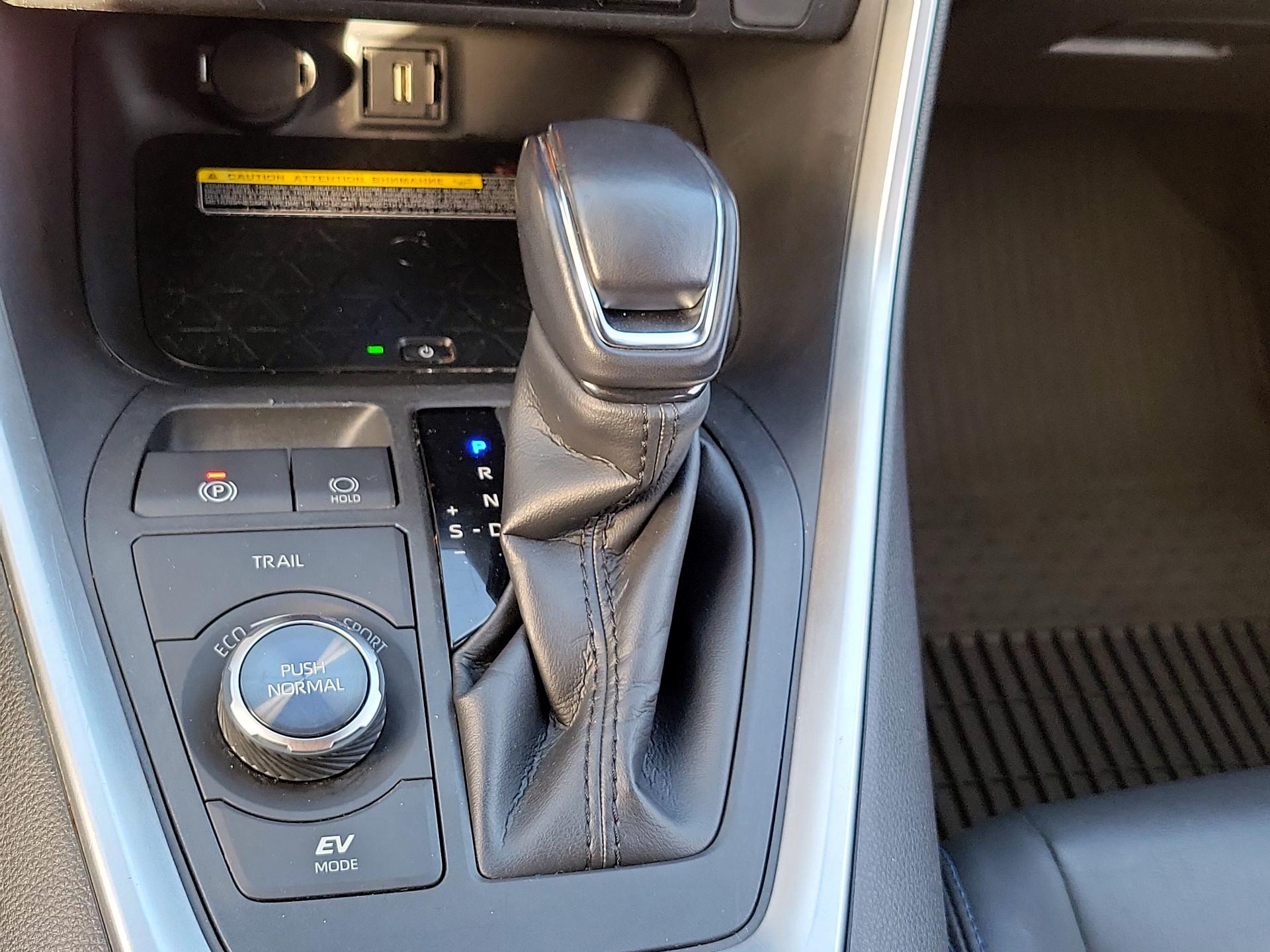 Thumbnail: 2020 Toyota RAV4 - 18