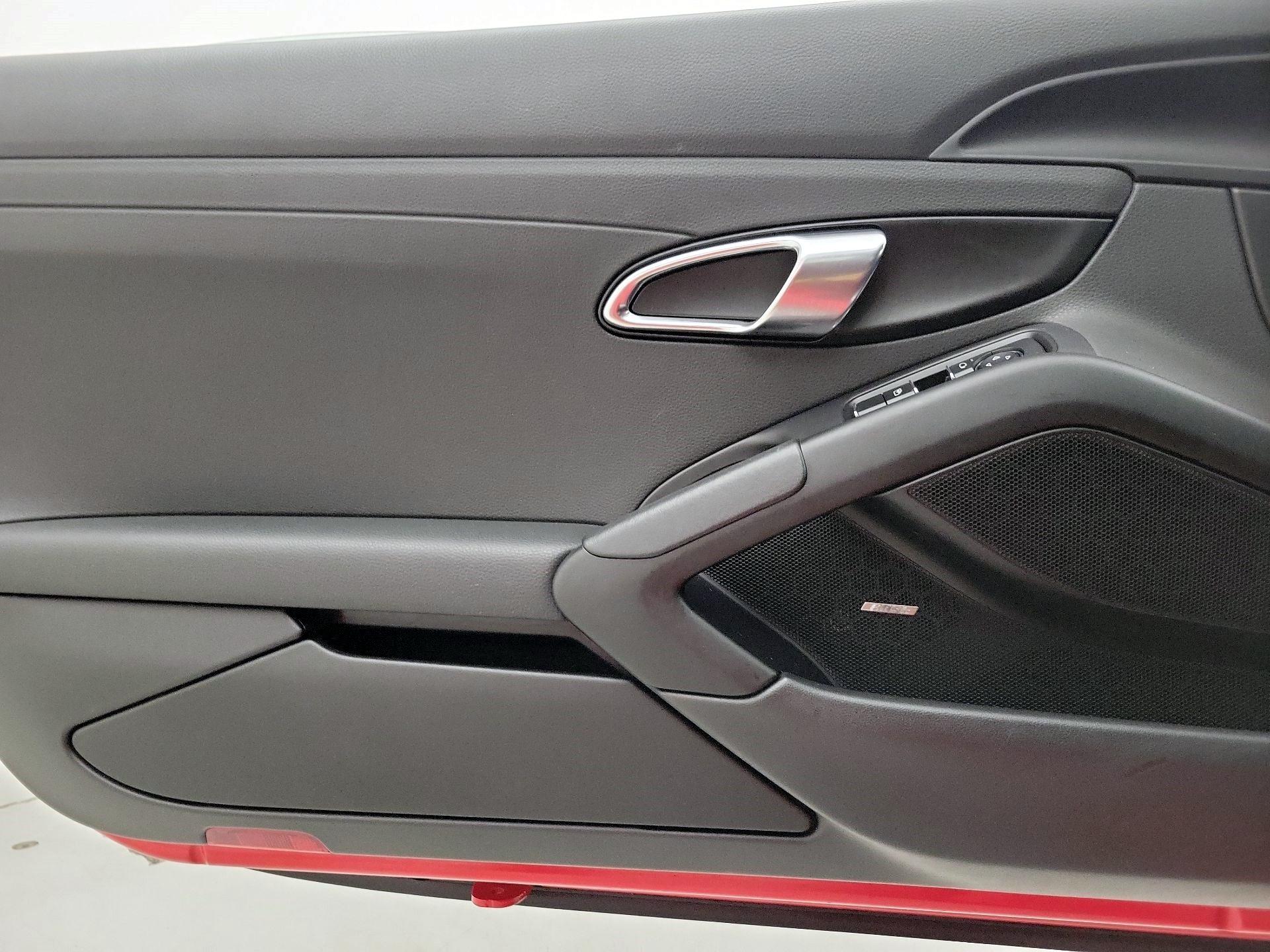 Thumbnail: 2018 Porsche 718 Cayman - 12