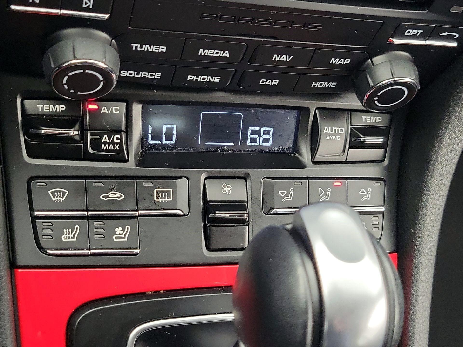 Thumbnail: 2018 Porsche 718 Cayman - 17