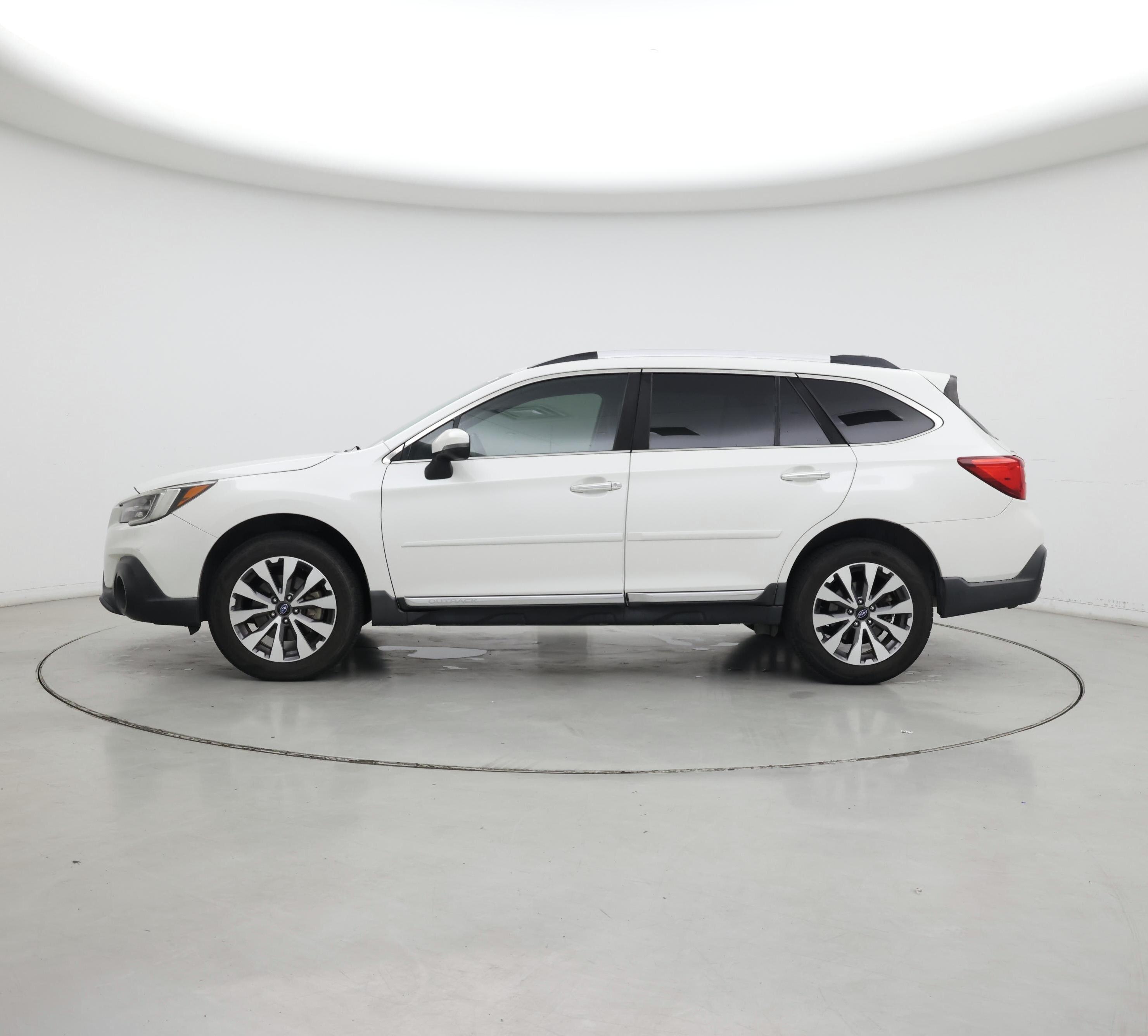 Thumbnail: 2018 Subaru Outback - 3