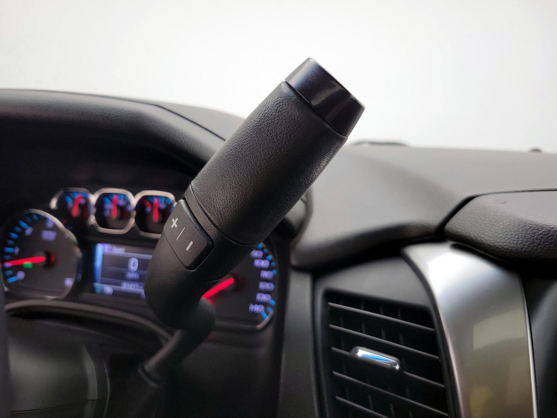 Thumbnail: 2018 Chevrolet Tahoe - 17