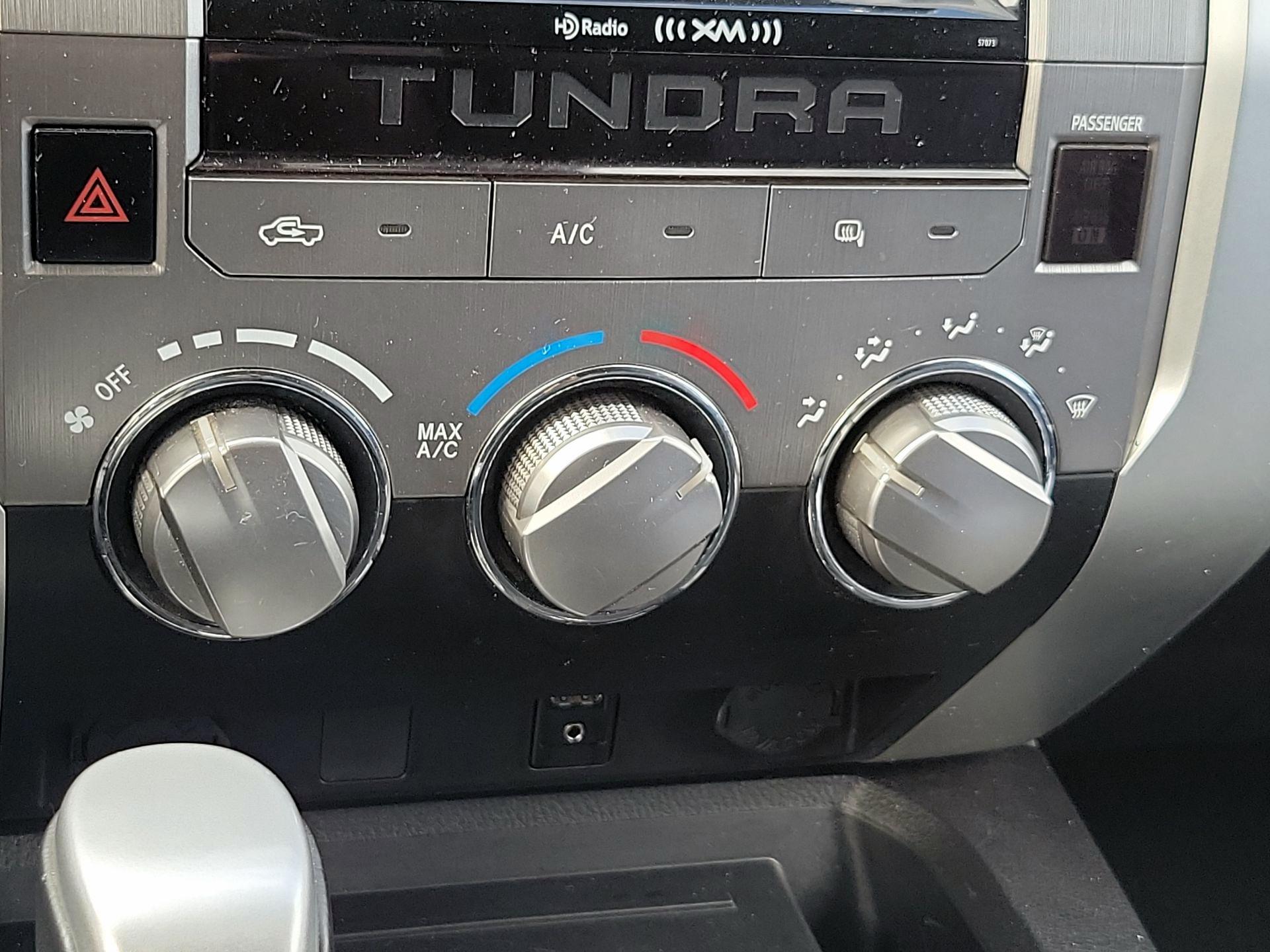 Thumbnail: 2015 Toyota Tundra - 16