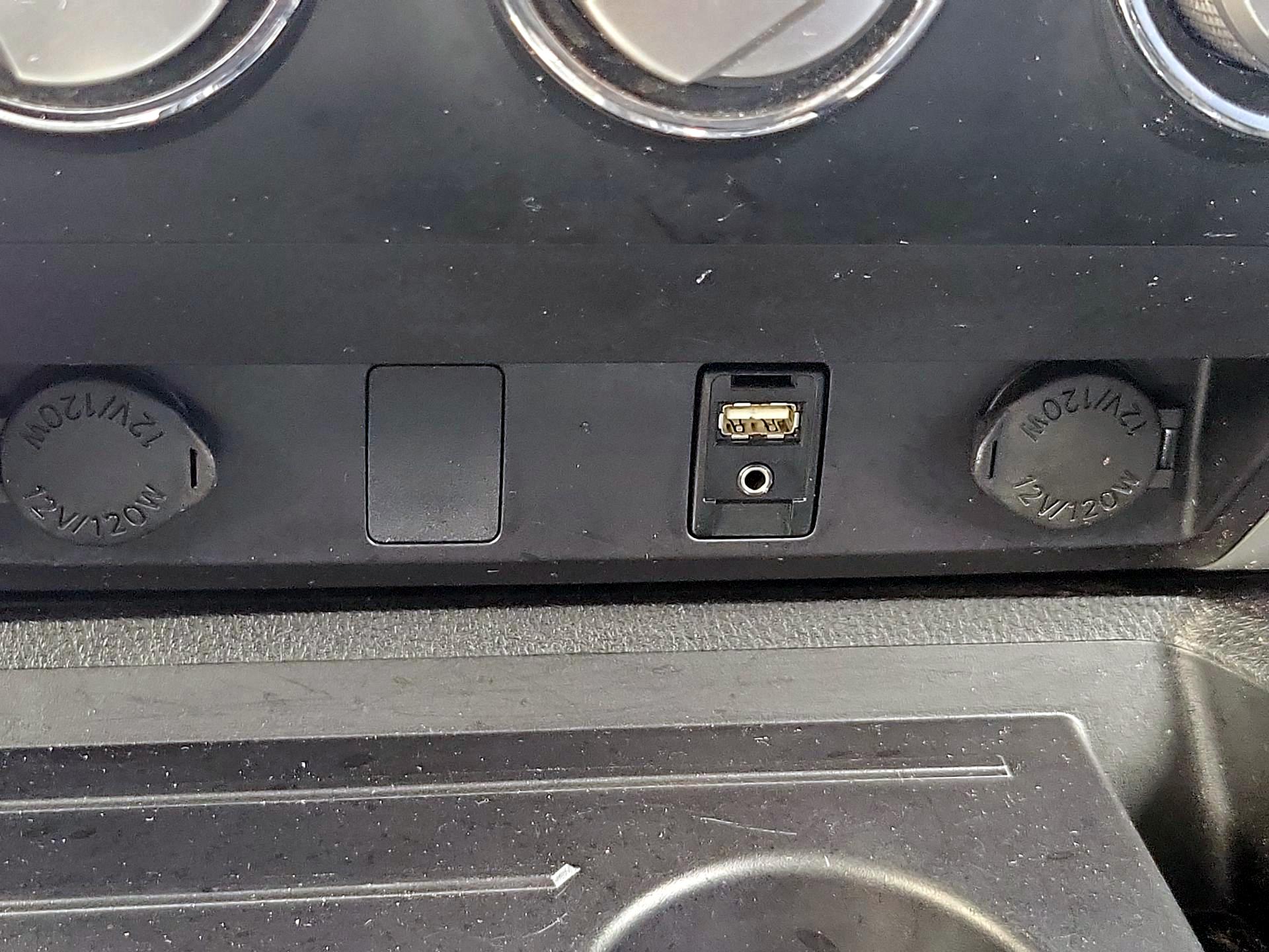 Thumbnail: 2015 Toyota Tundra - 18