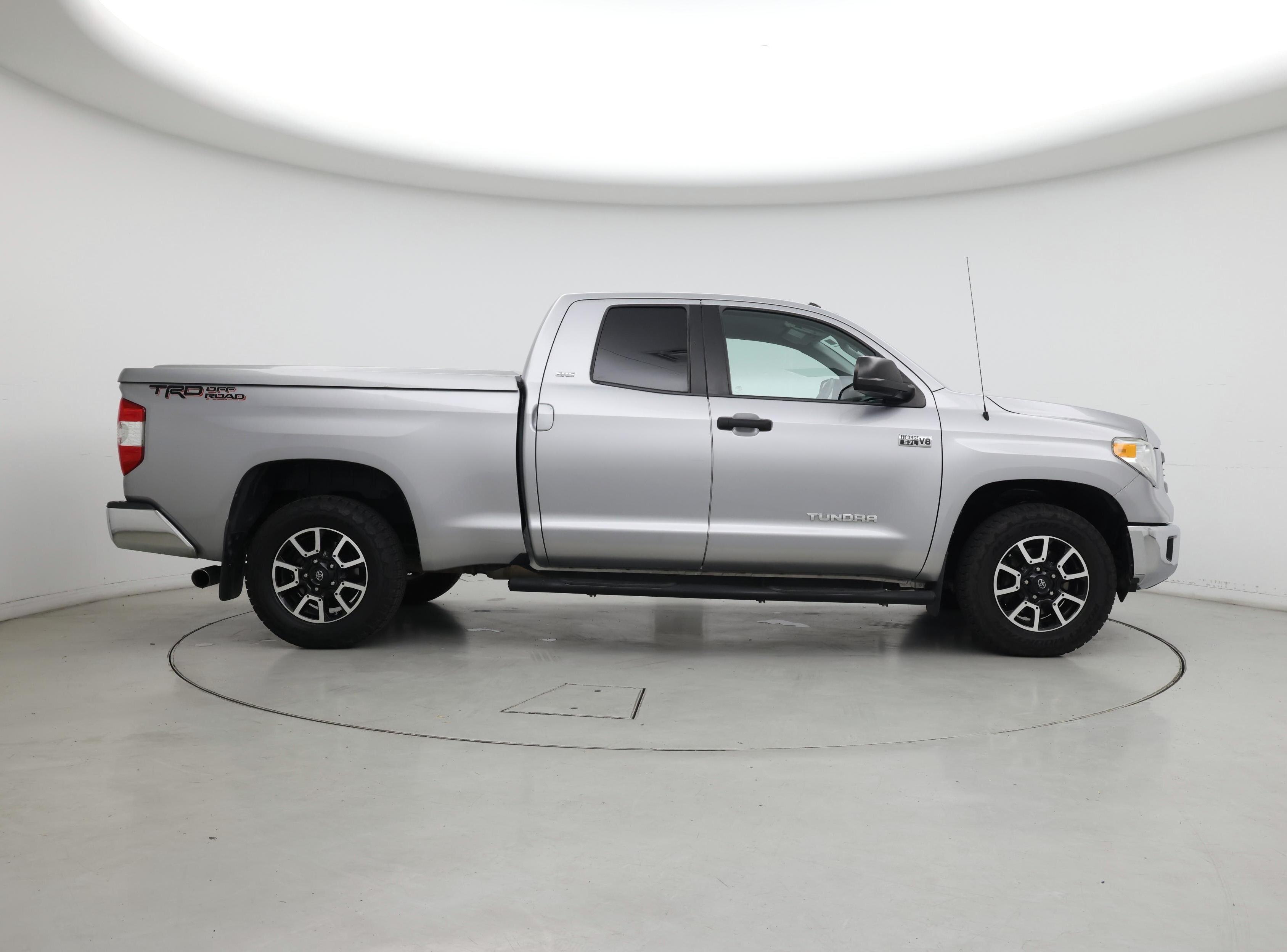 Thumbnail: 2015 Toyota Tundra - 7