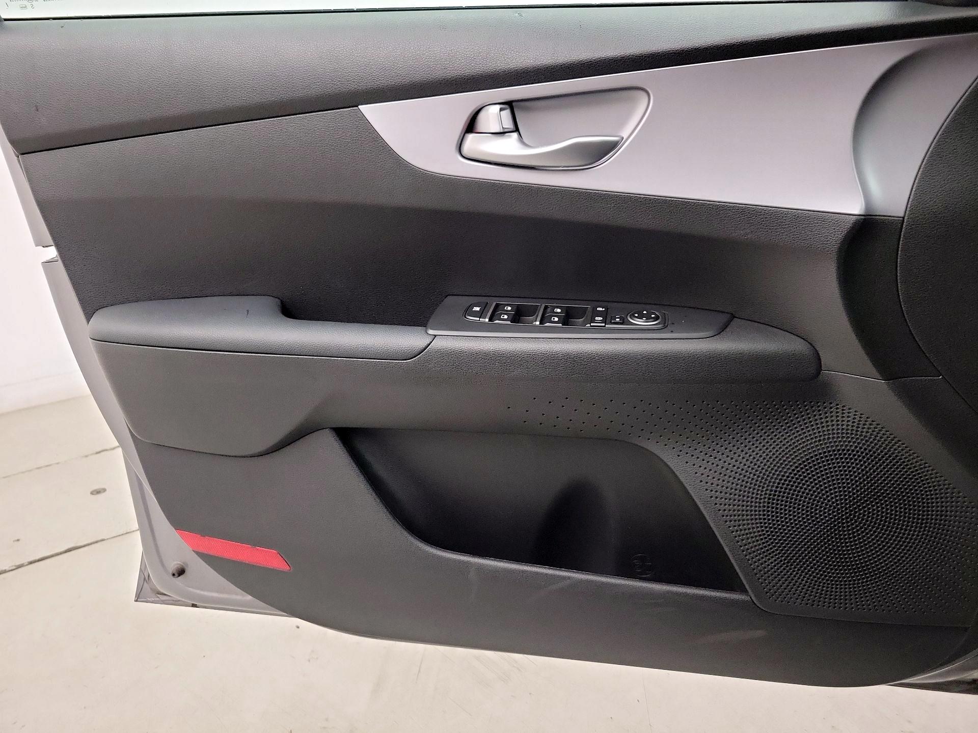 Thumbnail: 2023 Kia Forte - 12