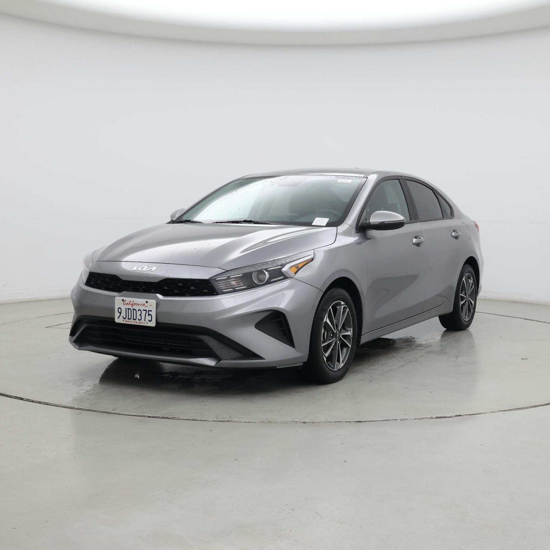 Thumbnail: 2023 Kia Forte - 4