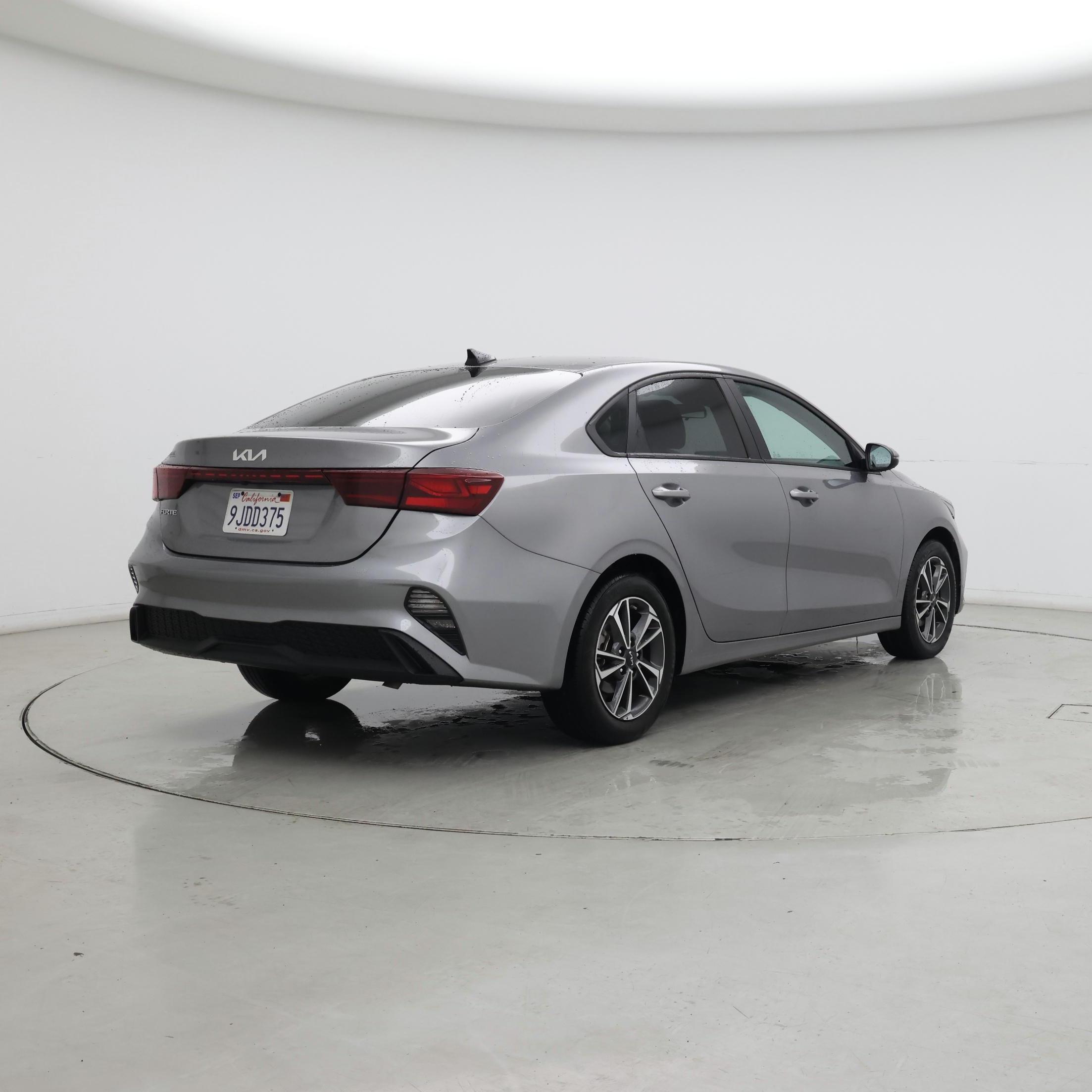 Thumbnail: 2023 Kia Forte - 8