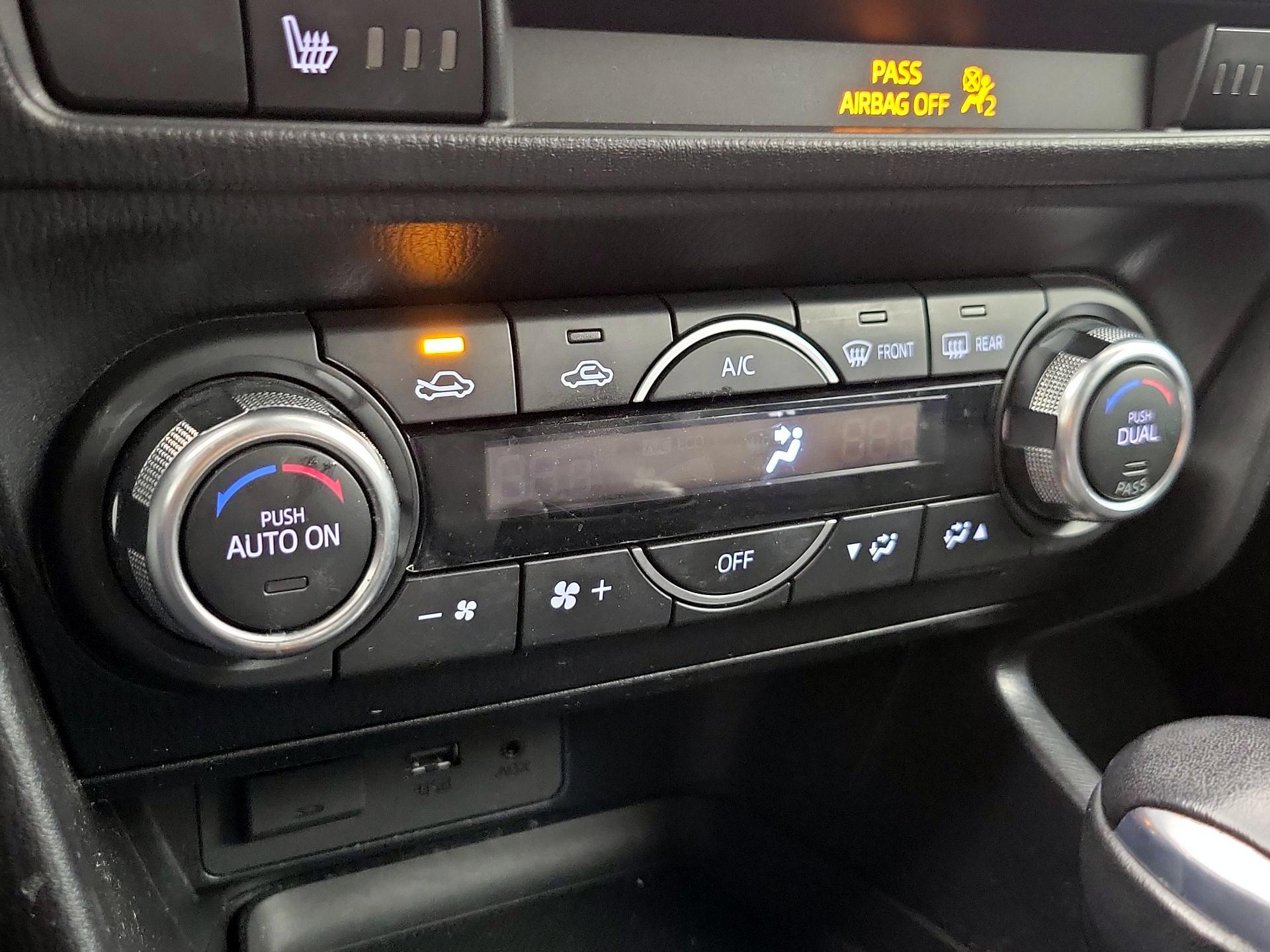 Thumbnail: 2018 Mazda Mazda3 - 16