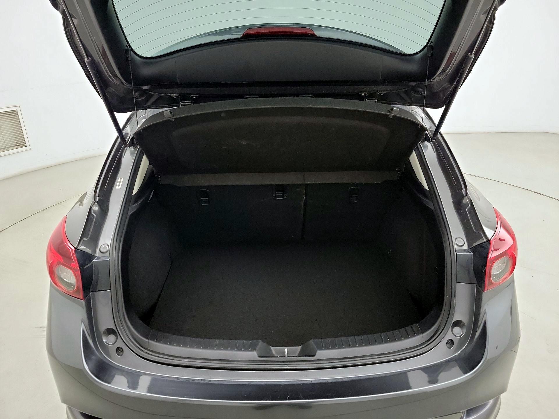 Thumbnail: 2018 Mazda Mazda3 - 20