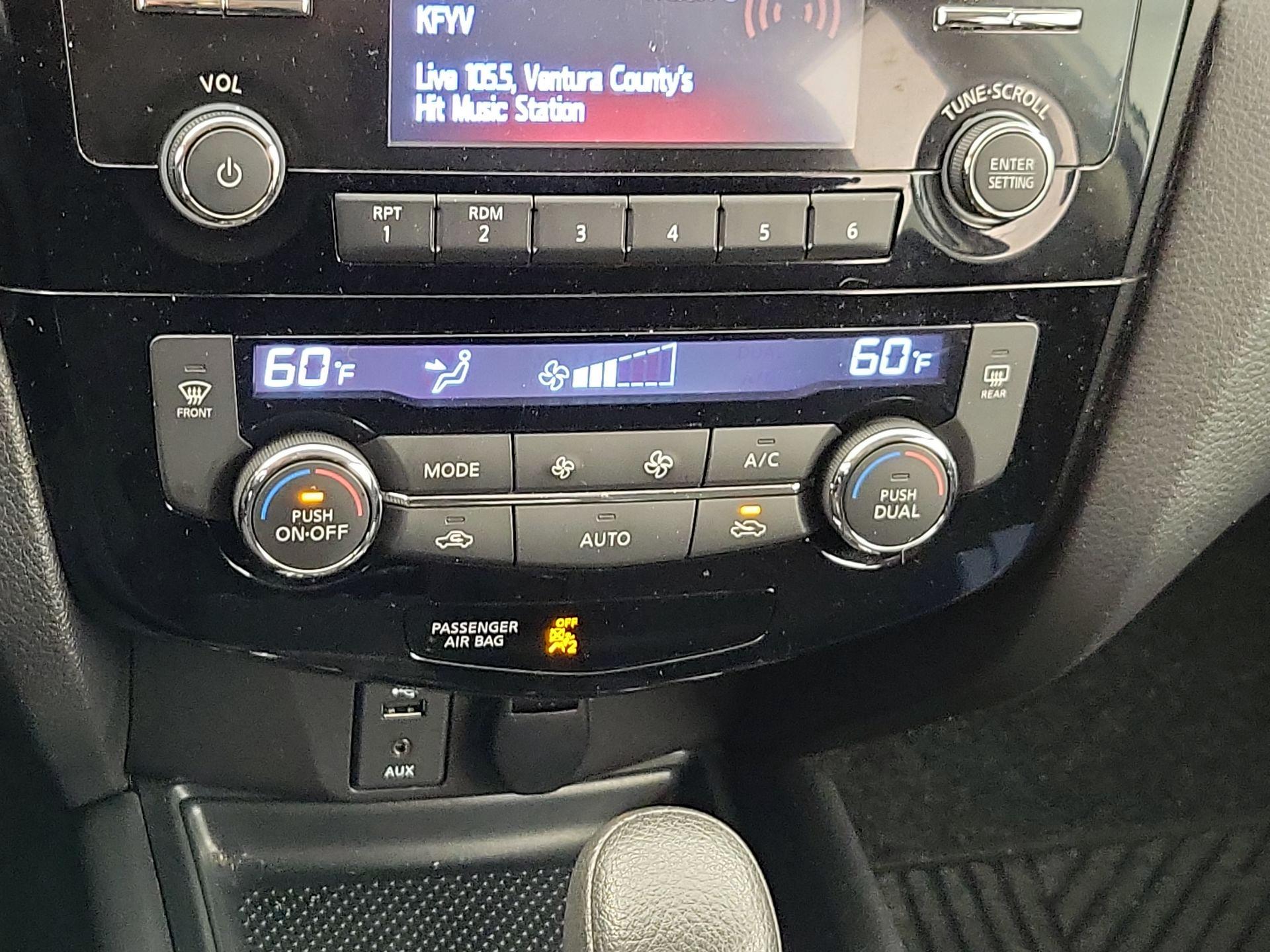 Thumbnail: 2016 Nissan Rogue - 16