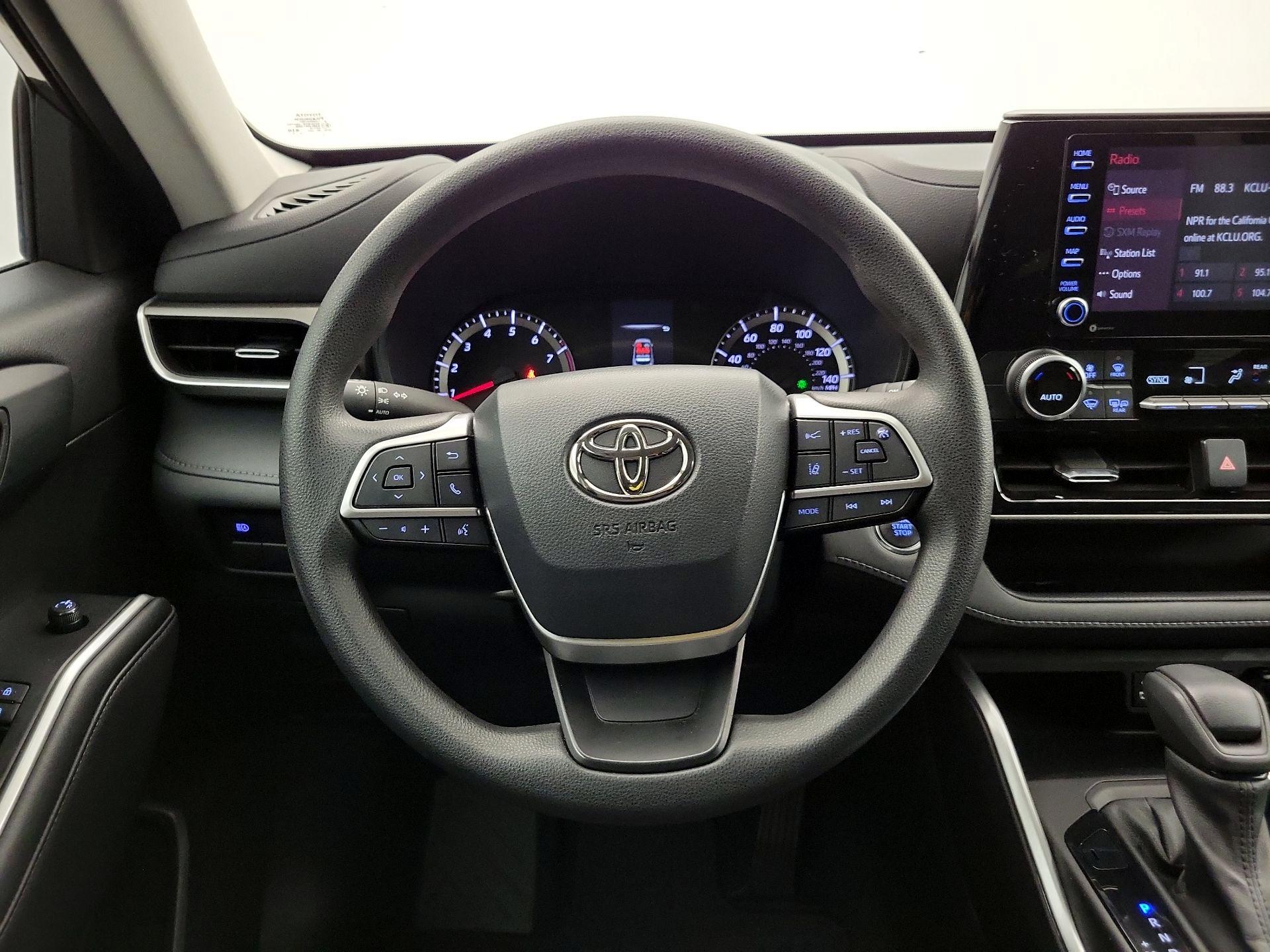 Thumbnail: 2022 Toyota Highlander - 10