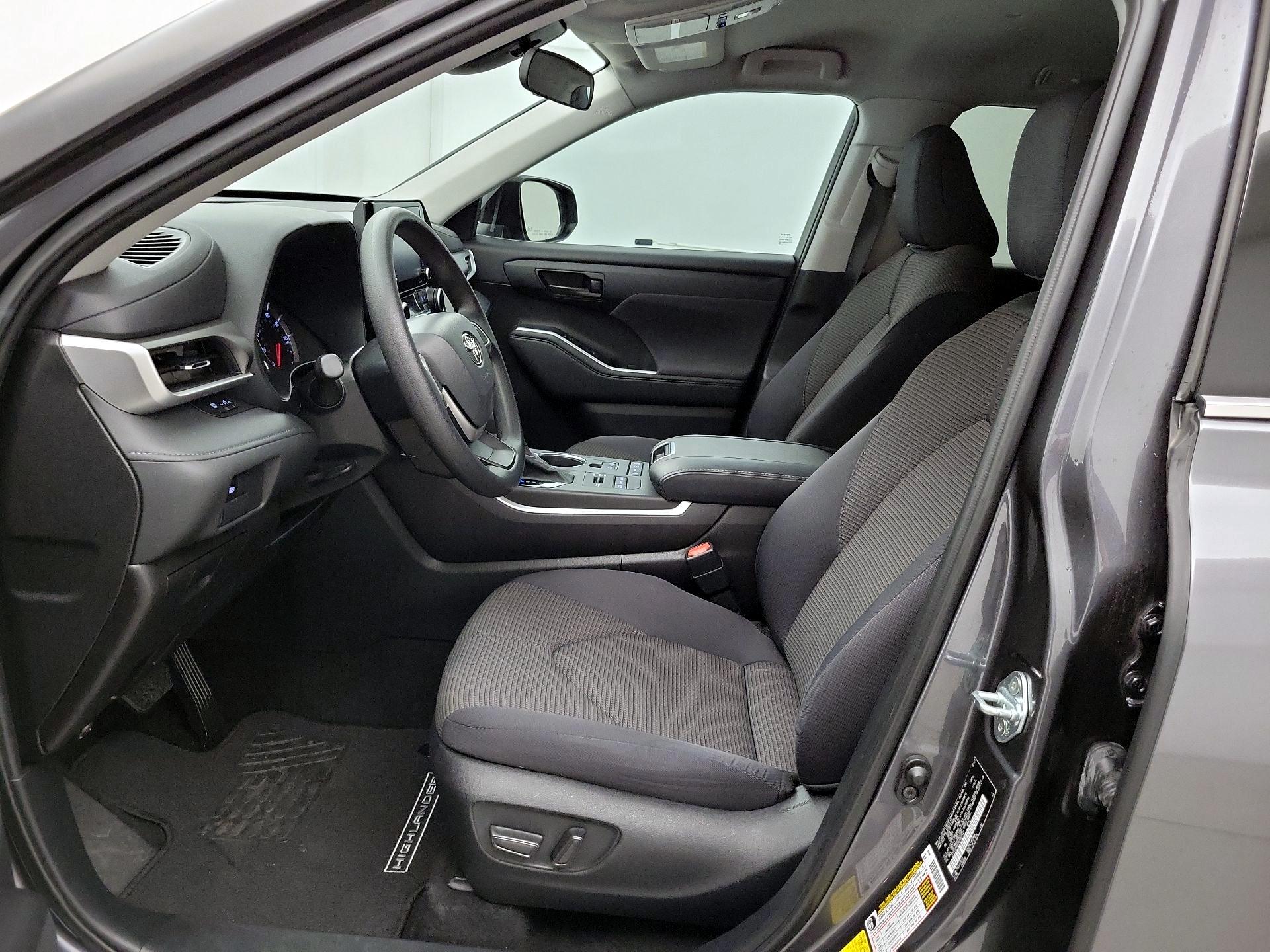 Thumbnail: 2022 Toyota Highlander - 11