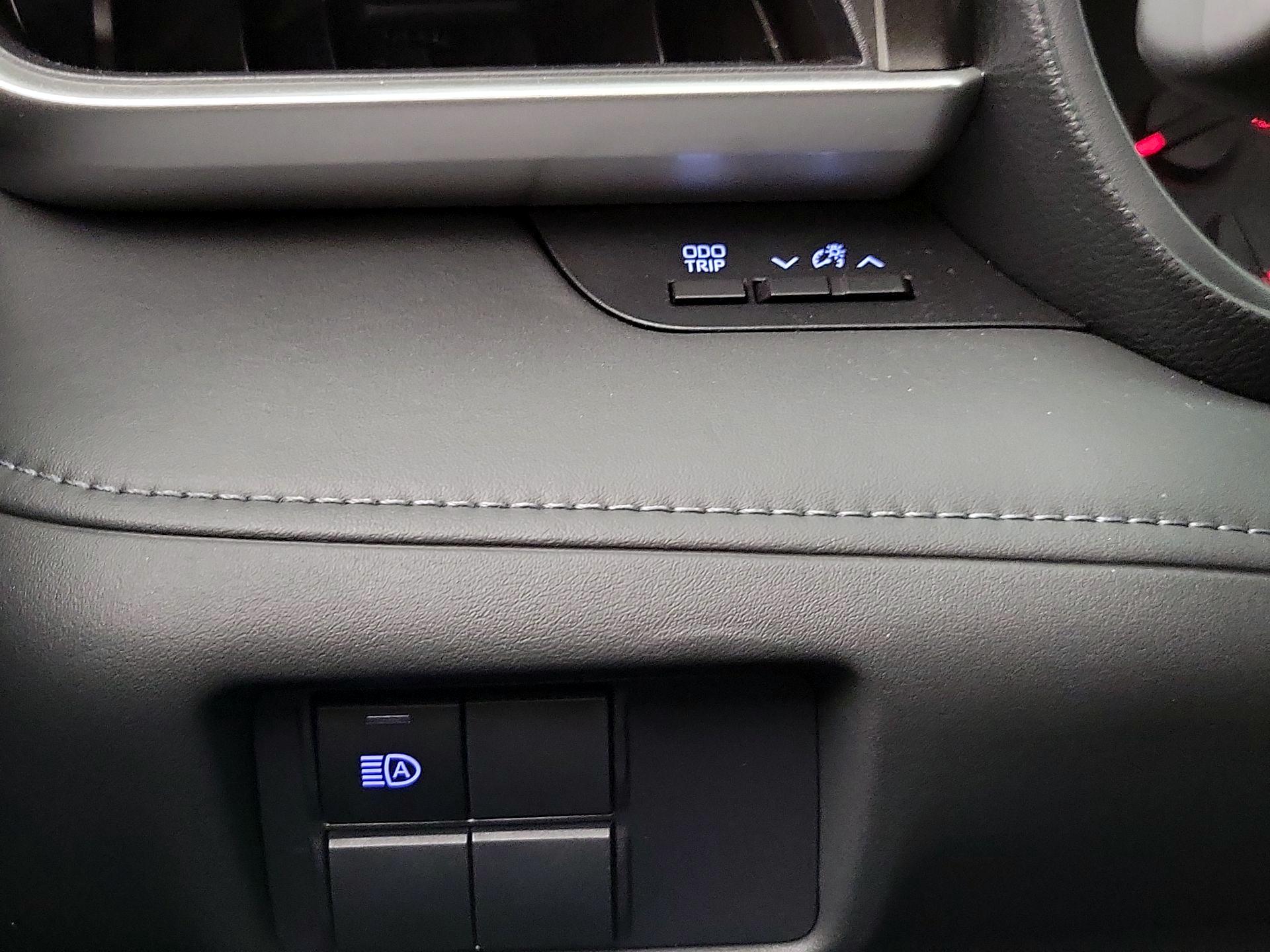 Thumbnail: 2022 Toyota Highlander - 13