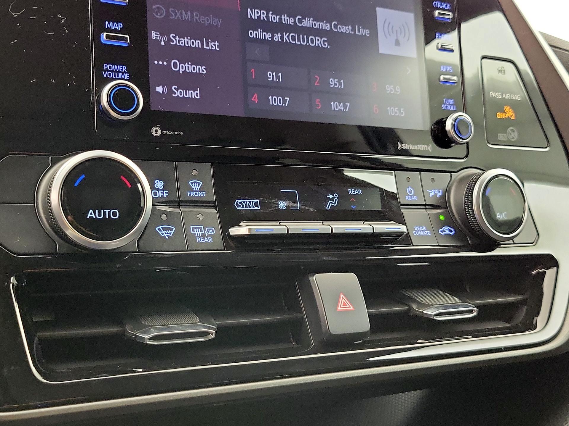 Thumbnail: 2022 Toyota Highlander - 16