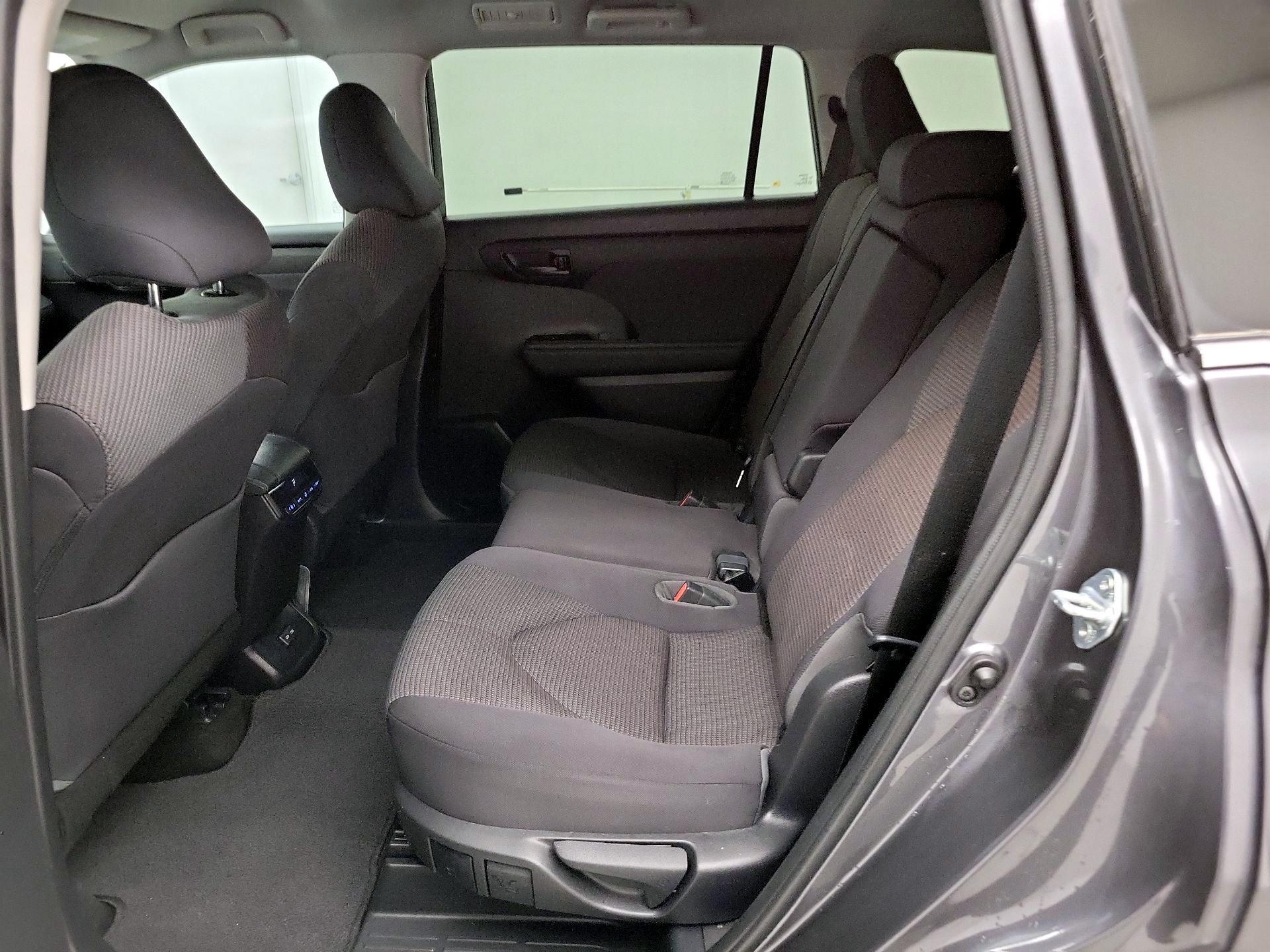 Thumbnail: 2022 Toyota Highlander - 19