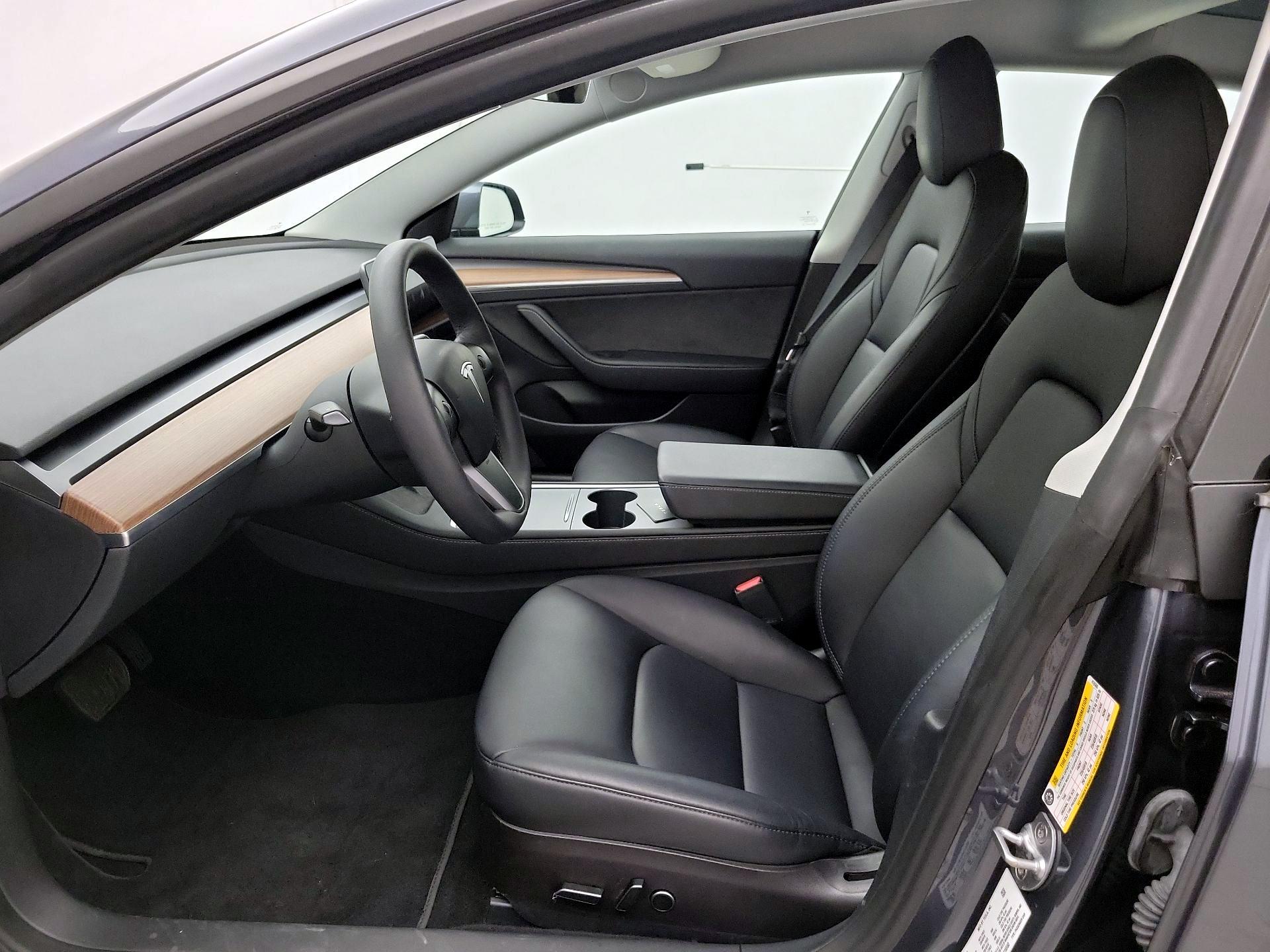 Thumbnail: 2023 Tesla Model 3 - 11