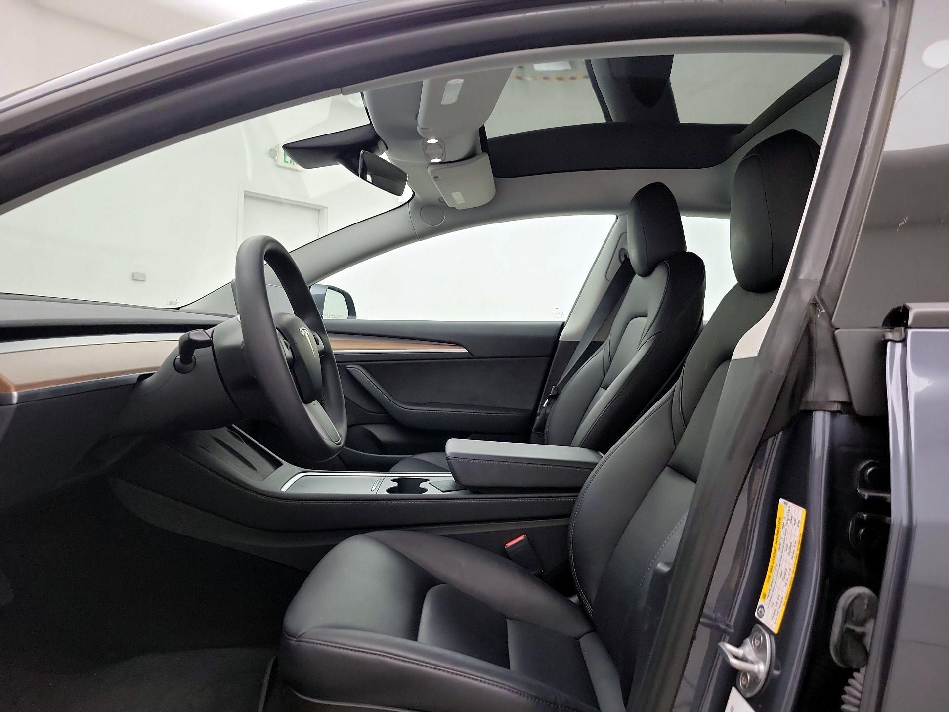 Thumbnail: 2023 Tesla Model 3 - 19