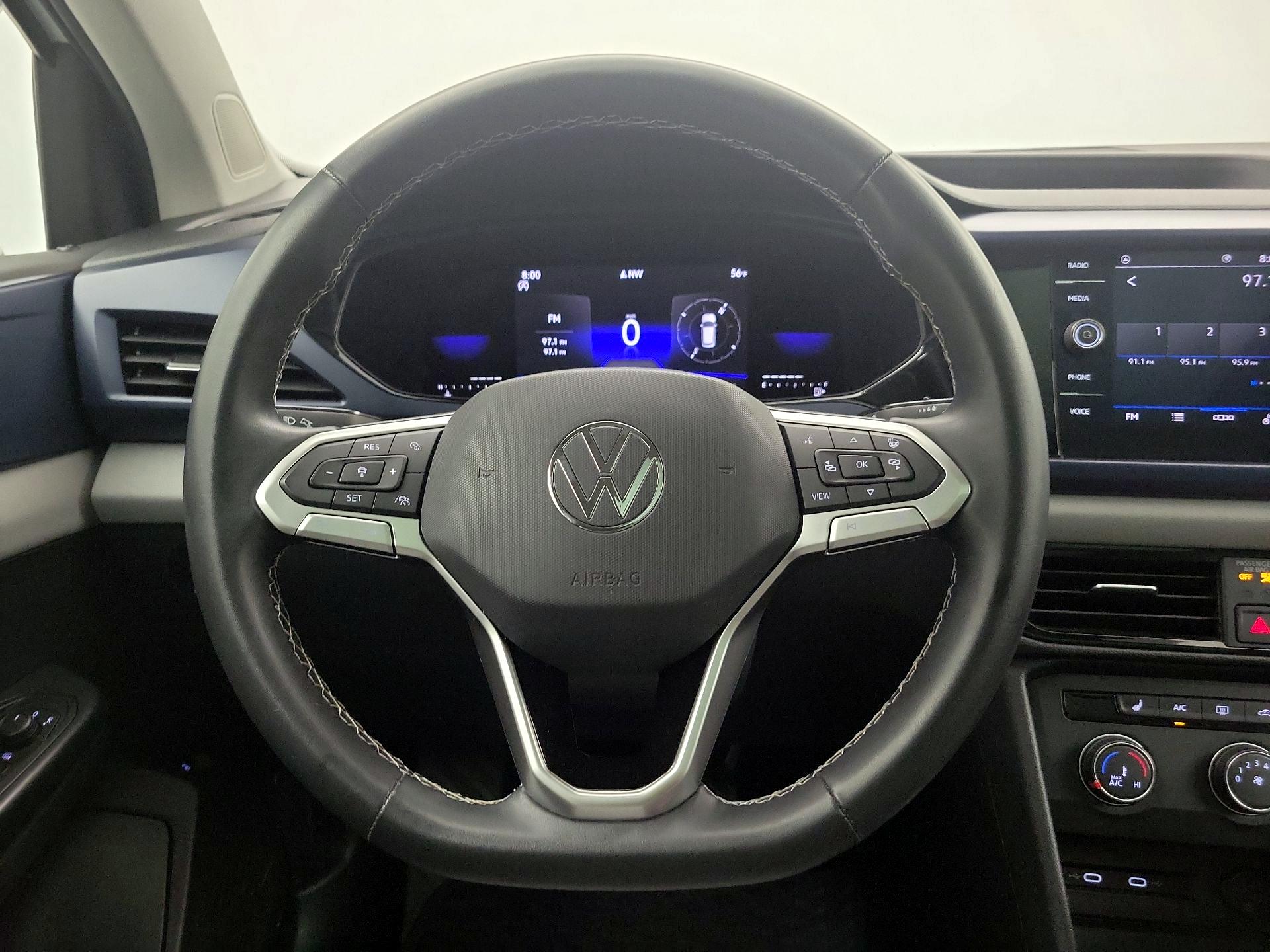 Thumbnail: 2022 Volkswagen Taos - 10