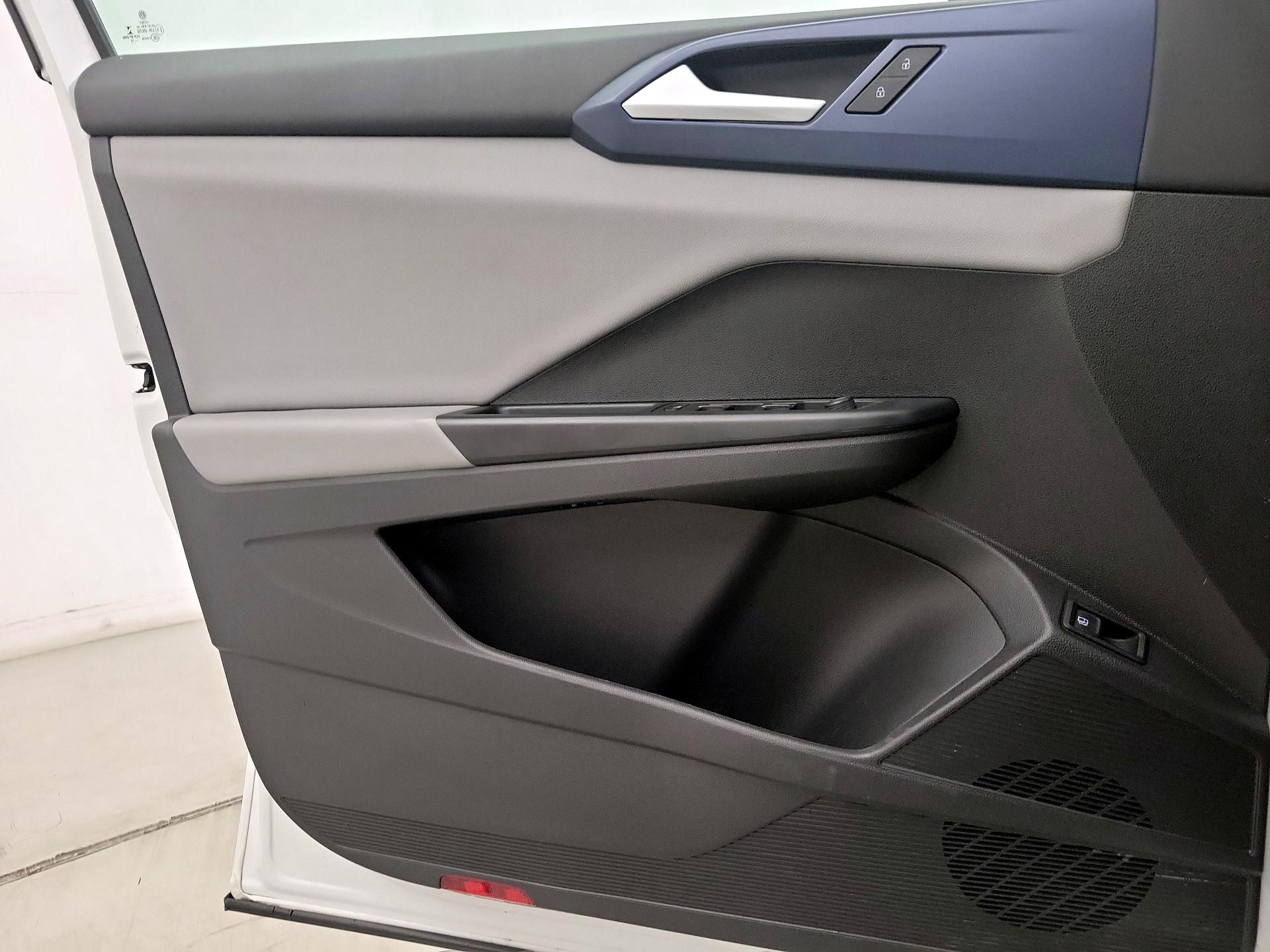 Thumbnail: 2022 Volkswagen Taos - 12