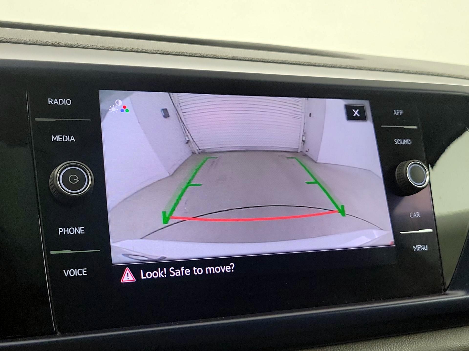 Thumbnail: 2022 Volkswagen Taos - 14