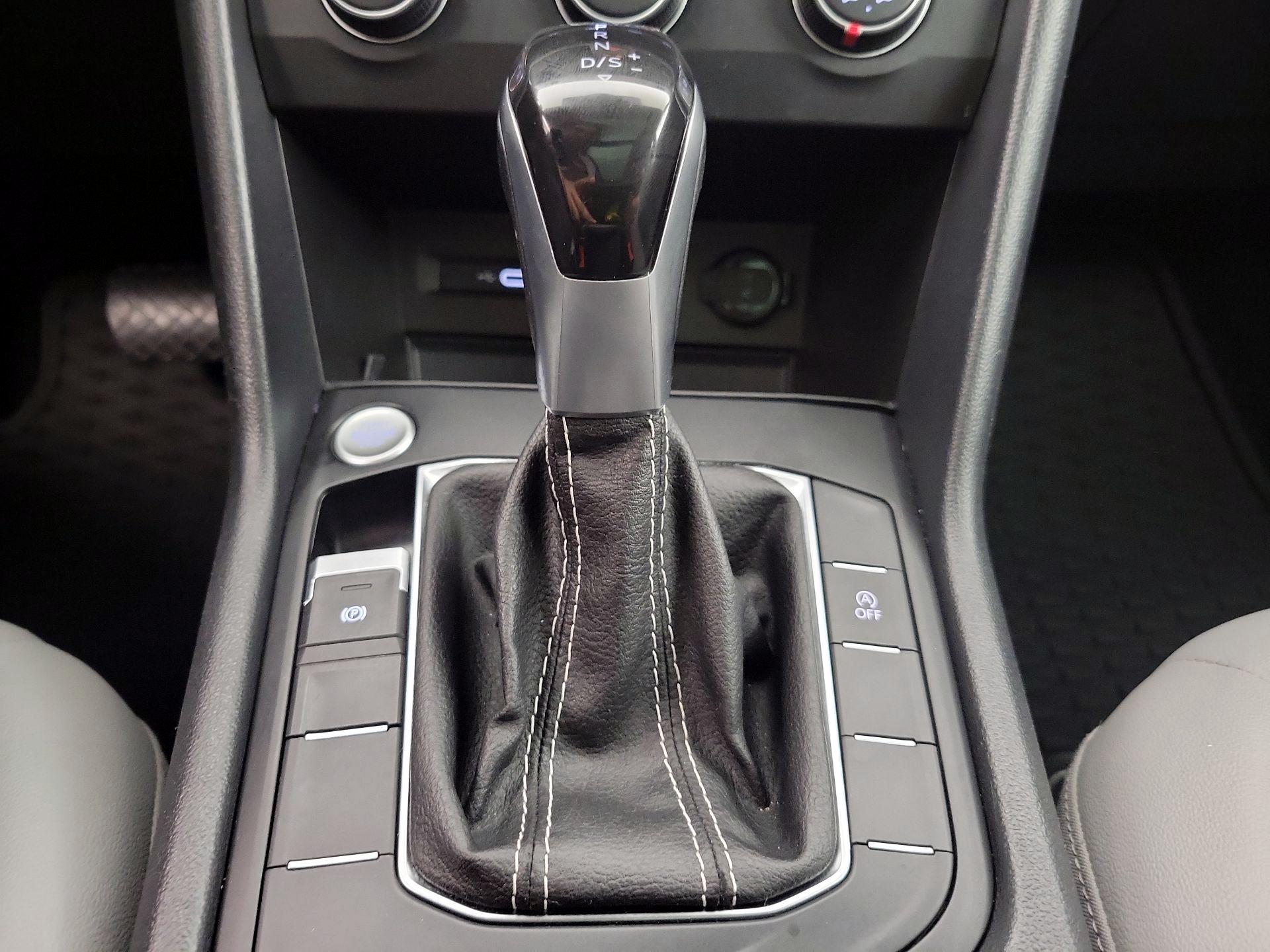 Thumbnail: 2022 Volkswagen Taos - 17