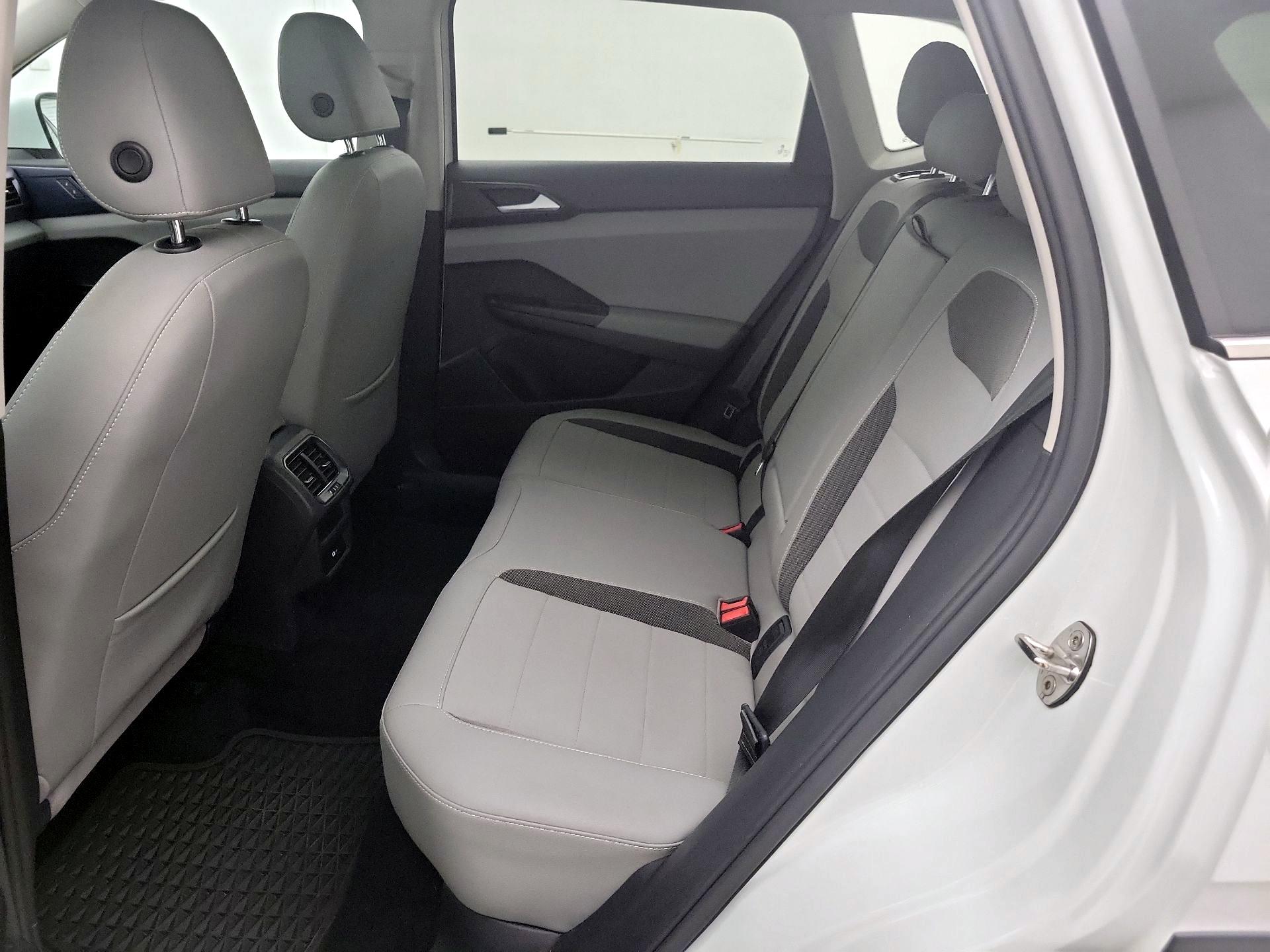 Thumbnail: 2022 Volkswagen Taos - 20