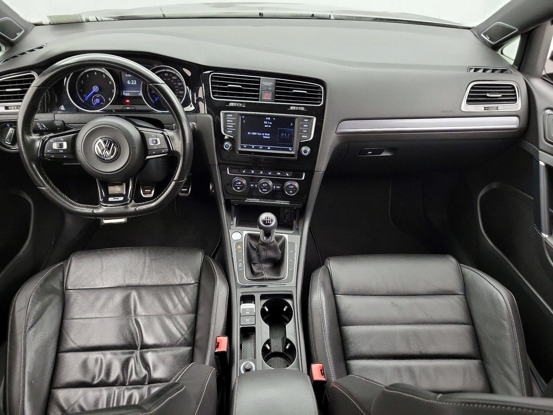 Thumbnail: 2016 Volkswagen Golf - 9