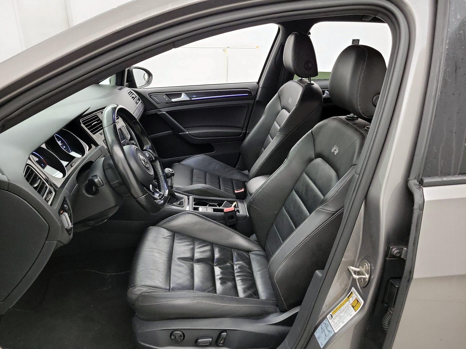 Thumbnail: 2016 Volkswagen Golf - 11