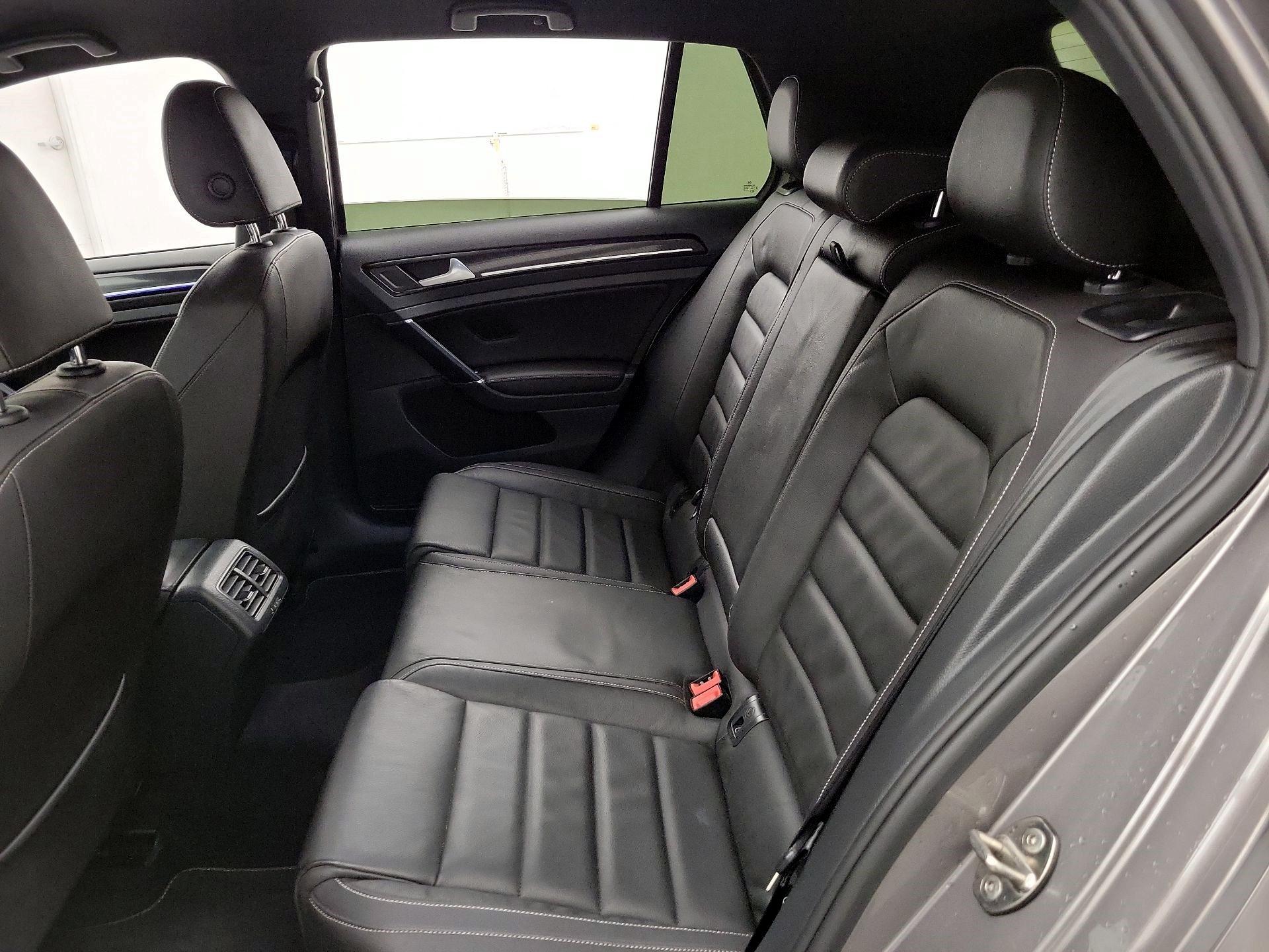 Thumbnail: 2016 Volkswagen Golf - 19